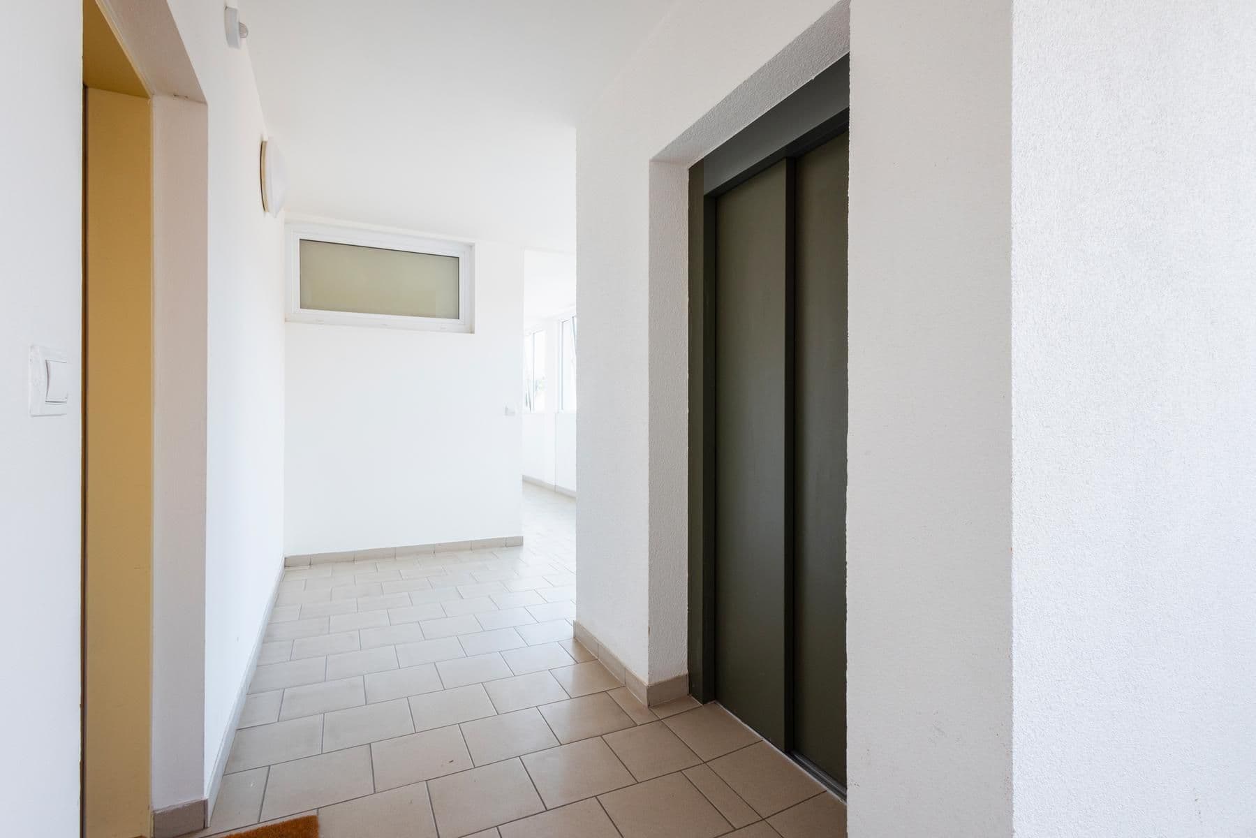 Prodej bytu 3+kk 74 m², Za Devítkou, Jinočany, Středočeský kraj Prodej bytu 3+kk 74 m², Za Devítkou, Jinočany, Středočeský kraj