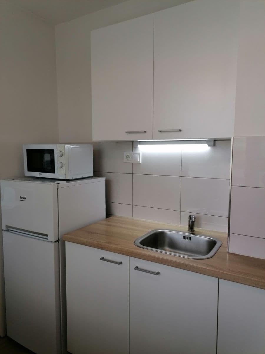 Pronájem bytu 1+1 42 m², Kuzmányho, Košice - mestská časť Staré Mesto, Košický kraj Pronájem bytu 1+1 42 m², Kuzmányho, Košice - mestská časť Staré Mesto, Košický kraj