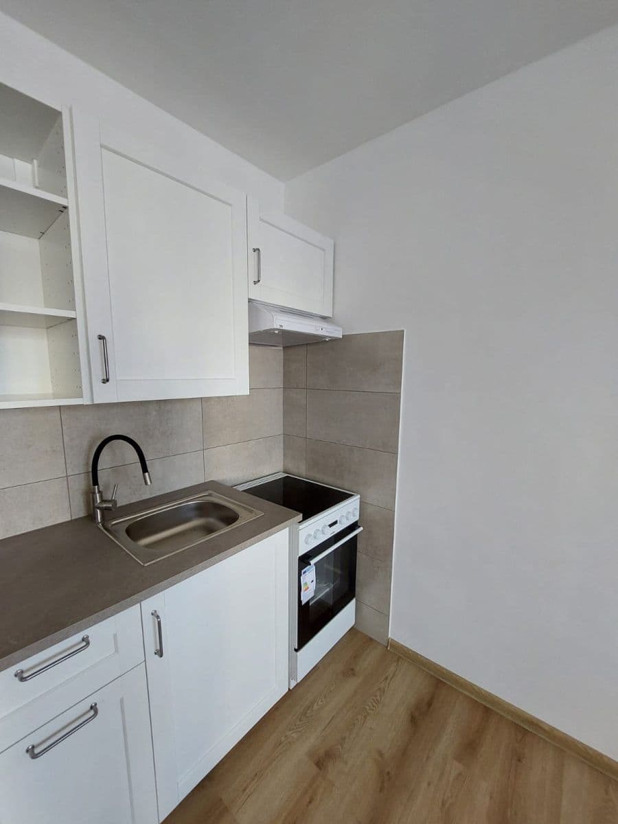 Pronájem bytu 1+kk 33 m², Trocnovská, Tachov, Plzeňský kraj Pronájem bytu 1+kk 33 m², Trocnovská, Tachov, Plzeňský kraj