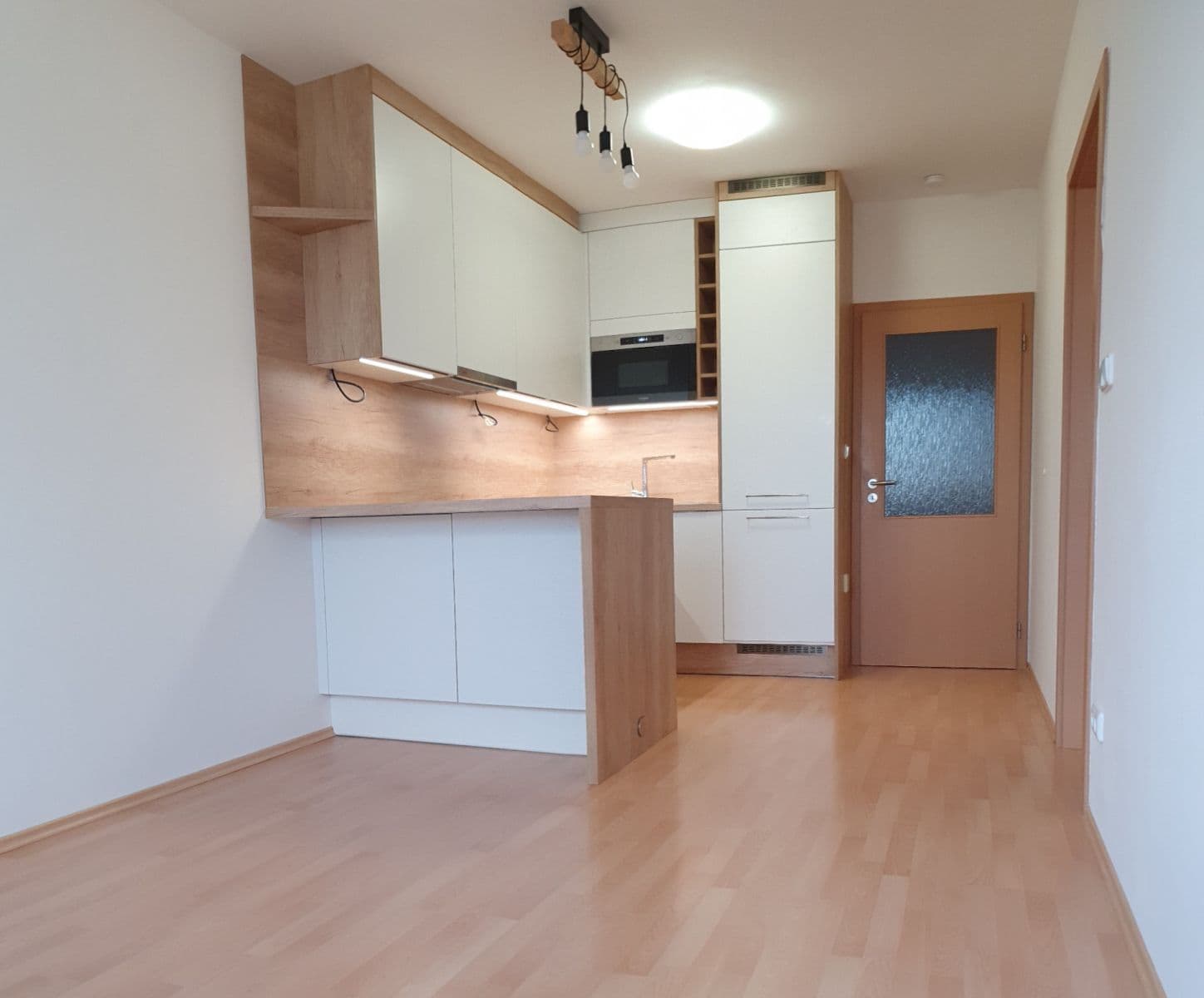 Pronájem bytu 2+kk 38 m², Donínská, Praha, Praha Pronájem bytu 2+kk 38 m², Donínská, Praha, Praha