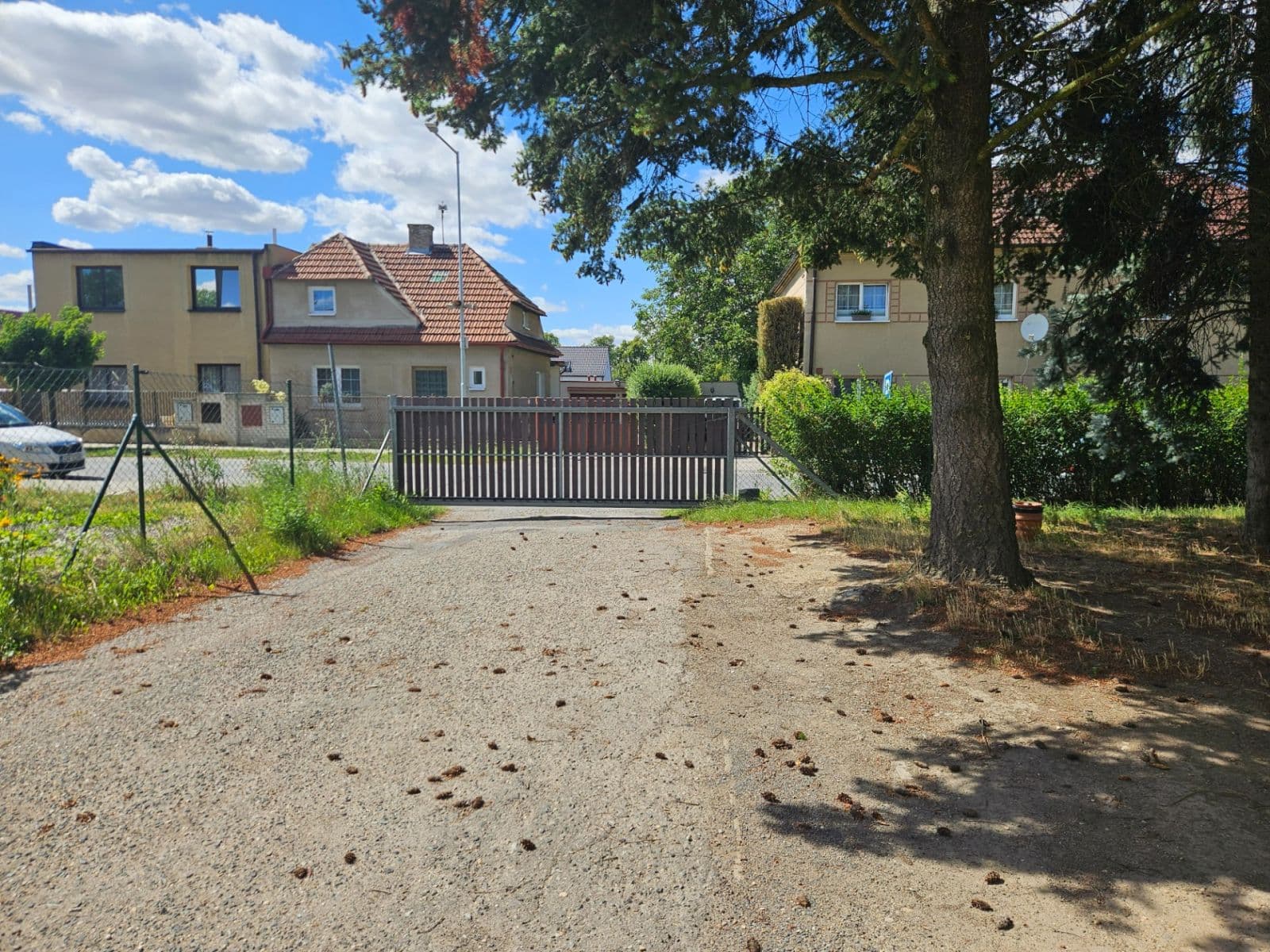 Pronájem garáže 20 m², Buštěhrad, Středočeský kraj Pronájem garáže 20 m², Buštěhrad, Středočeský kraj