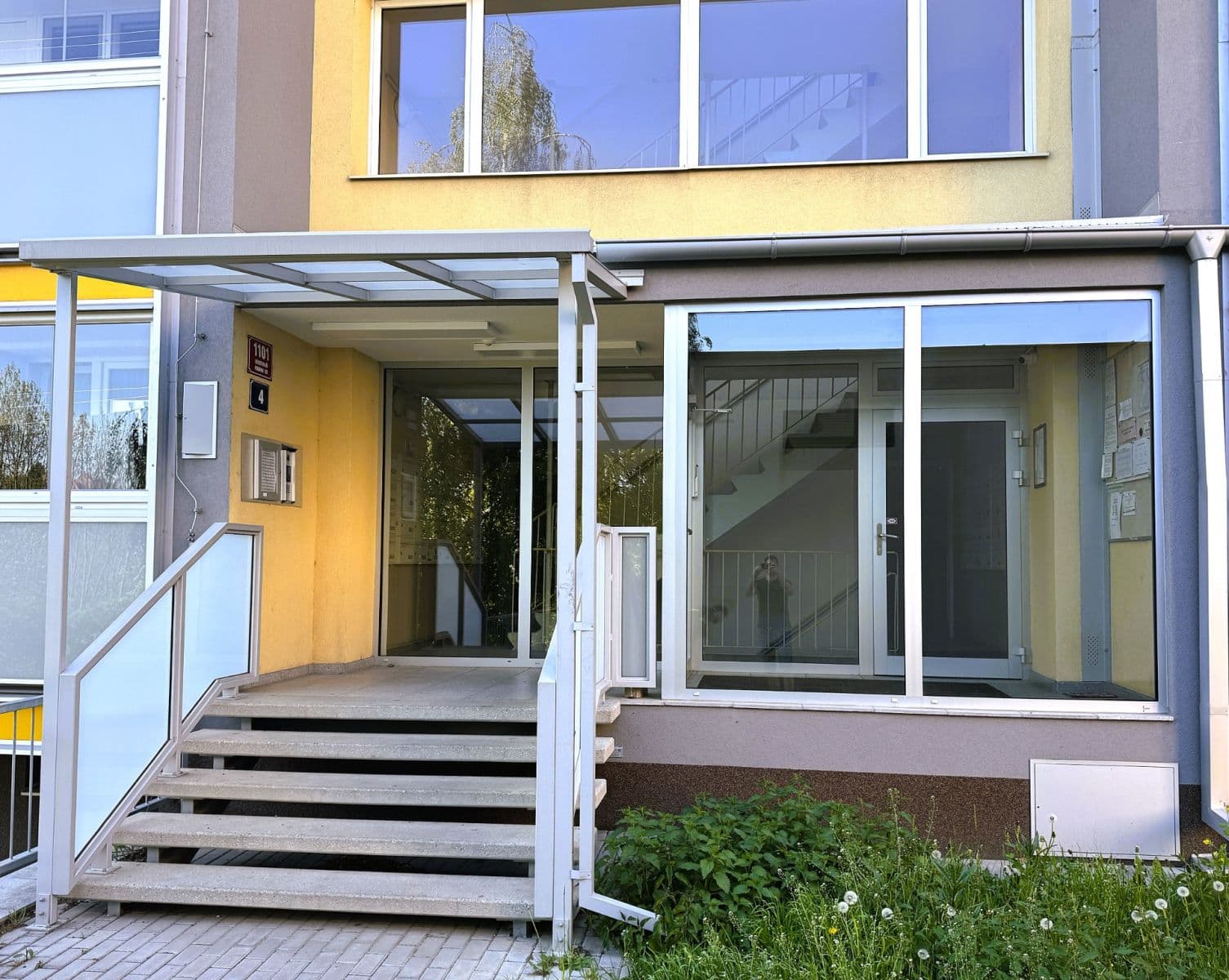 Prodej bytu 2+kk 47 m², Kozmíkova, Praha, Praha Prodej bytu 2+kk 47 m², Kozmíkova, Praha, Praha