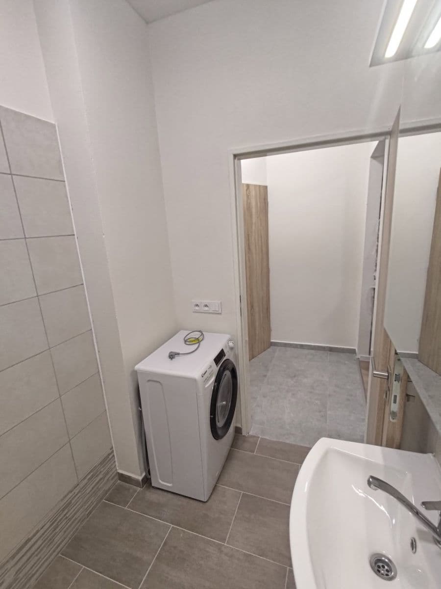 Pronájem bytu 1+1 28 m², Špitálka, Brno, Jihomoravský kraj Pronájem bytu 1+1 28 m², Špitálka, Brno, Jihomoravský kraj