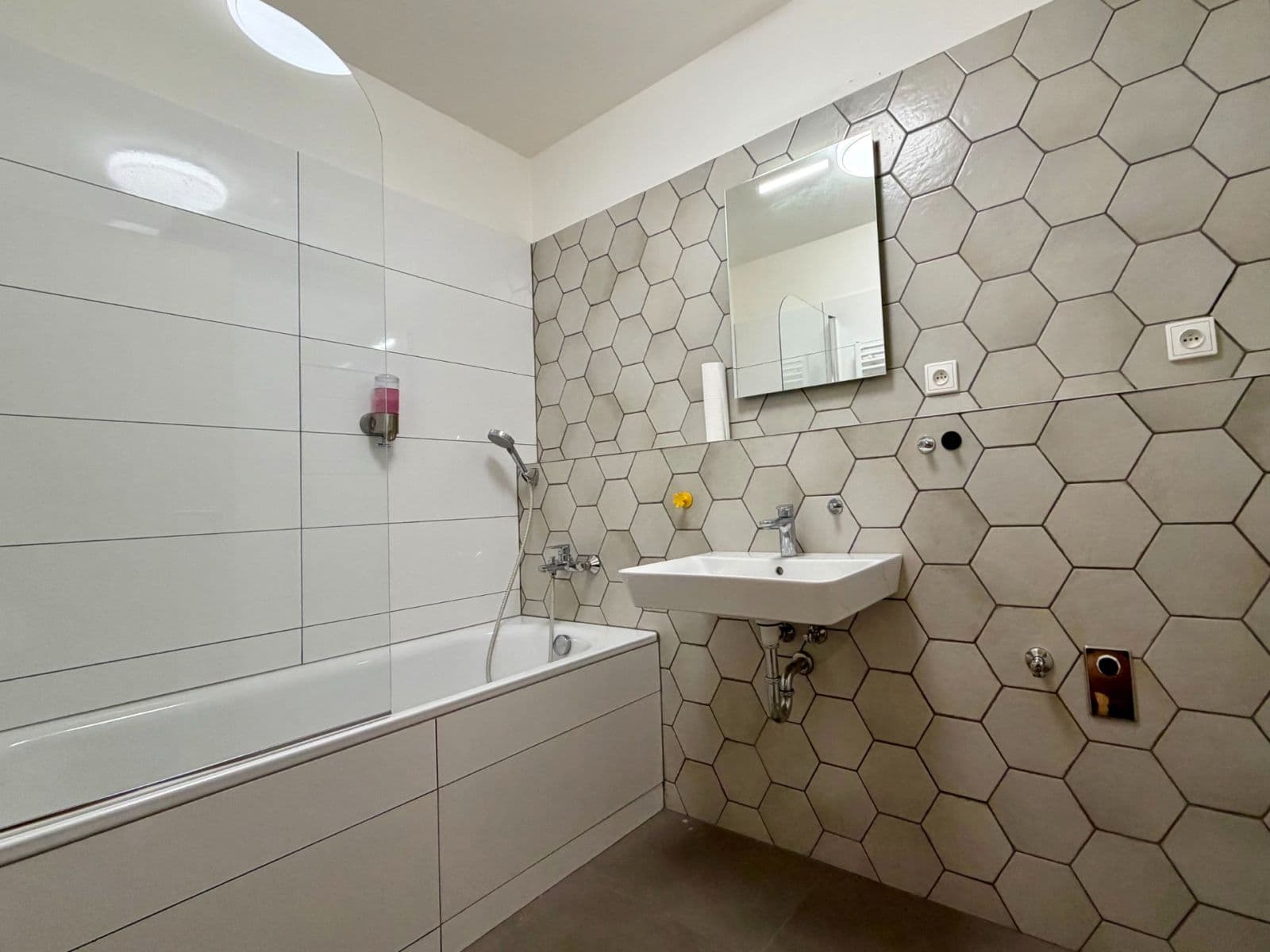 Pronájem bytu 3+kk 73 m², Opuštěná, Brno, Jihomoravský kraj Pronájem bytu 3+kk 73 m², Opuštěná, Brno, Jihomoravský kraj