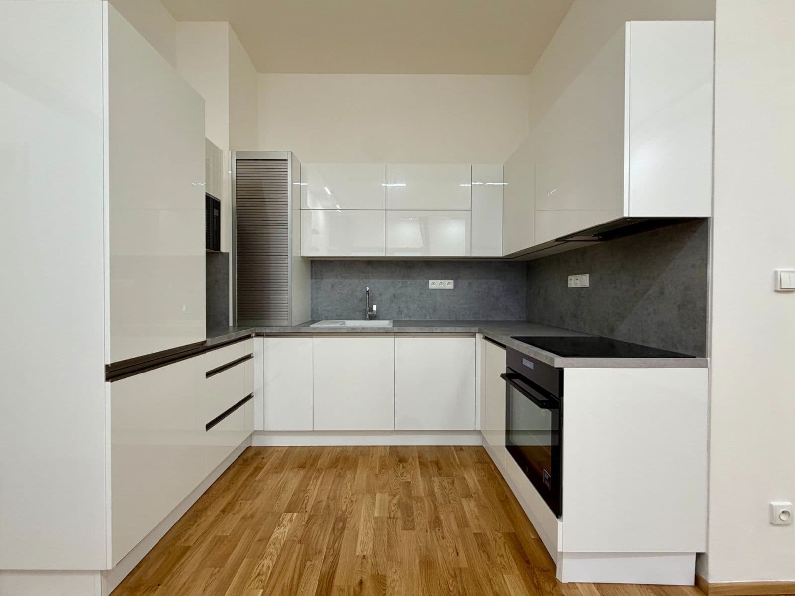 Pronájem bytu 3+kk 73 m², Opuštěná, Brno, Jihomoravský kraj Pronájem bytu 3+kk 73 m², Opuštěná, Brno, Jihomoravský kraj