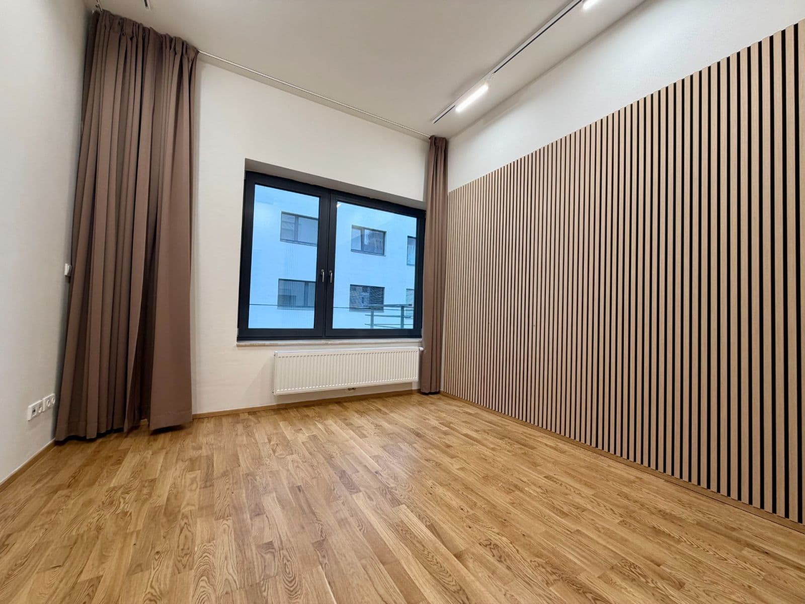Pronájem bytu 3+kk 73 m², Opuštěná, Brno, Jihomoravský kraj Pronájem bytu 3+kk 73 m², Opuštěná, Brno, Jihomoravský kraj
