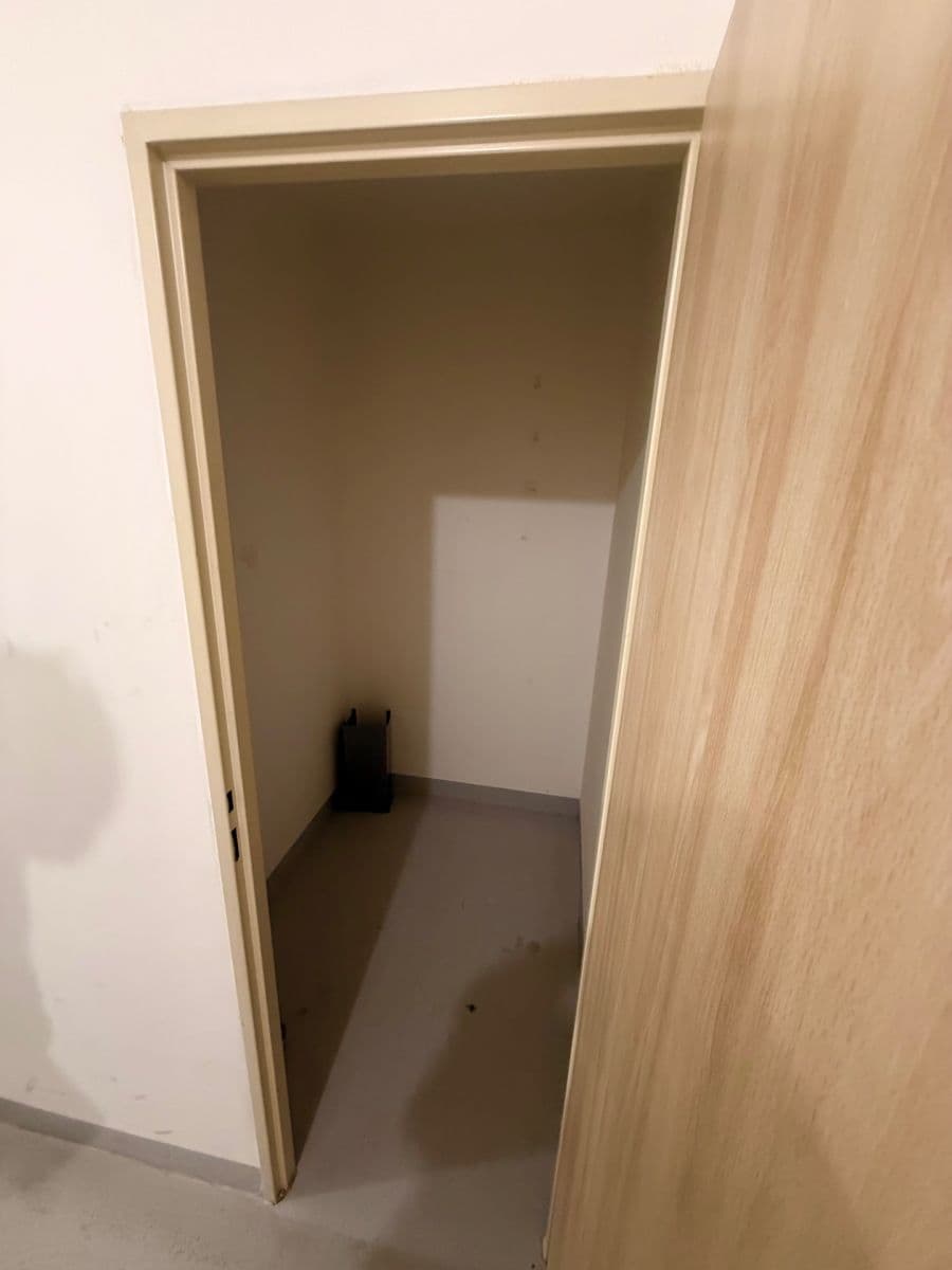 Pronájem bytu 2+kk 52 m², Jaroslava Holečka, Kladno, Středočeský kraj Pronájem bytu 2+kk 52 m², Jaroslava Holečka, Kladno, Středočeský kraj