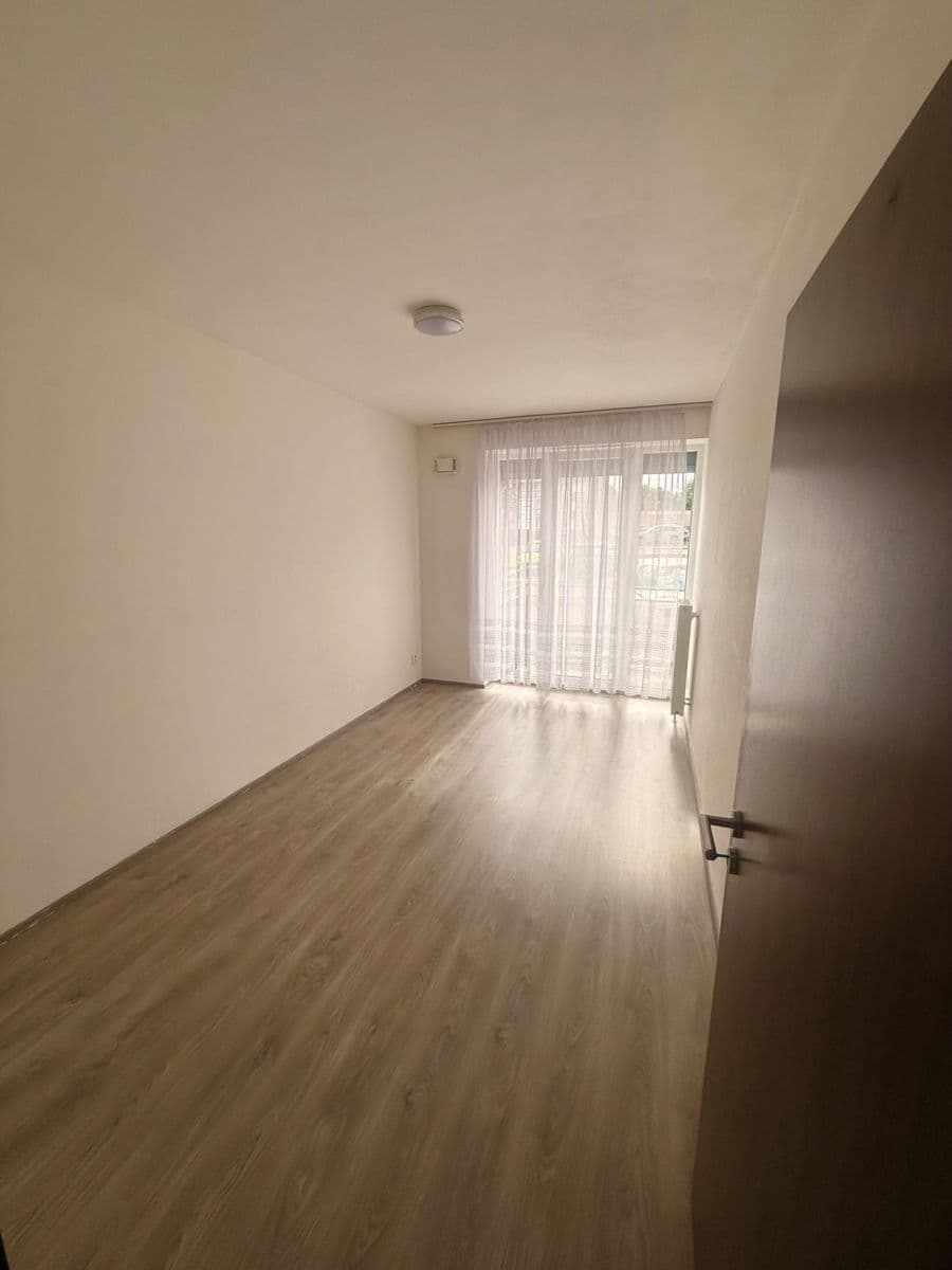 Pronájem bytu 2+kk 52 m², Jaroslava Holečka, Kladno, Středočeský kraj Pronájem bytu 2+kk 52 m², Jaroslava Holečka, Kladno, Středočeský kraj