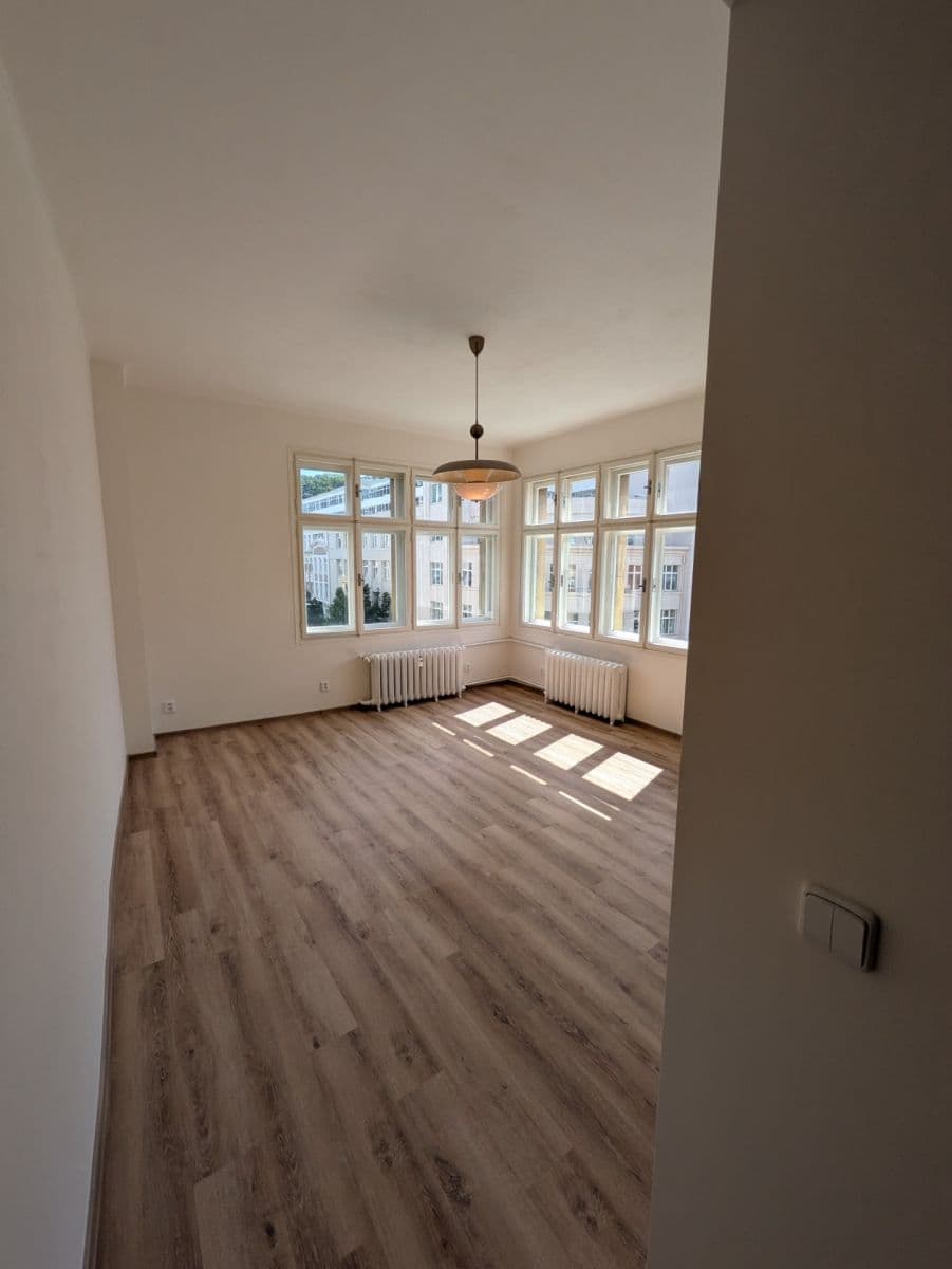 Pronájem bytu 2+1 50 m², Thámova, Praha, Praha Pronájem bytu 2+1 50 m², Thámova, Praha, Praha