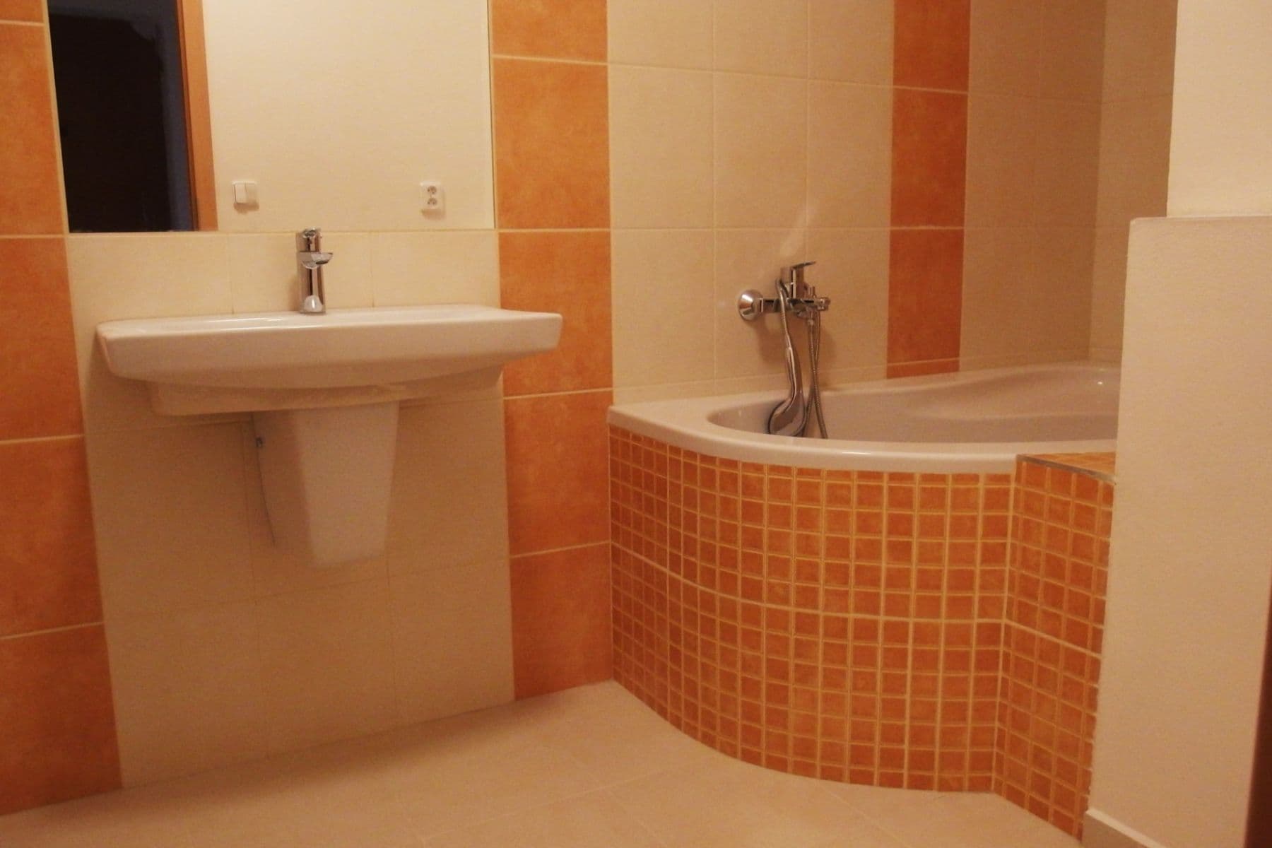 Pronájem bytu 2+1 57 m², U kovárny, Olomouc, Olomoucký kraj Pronájem bytu 2+1 57 m², U kovárny, Olomouc, Olomoucký kraj
