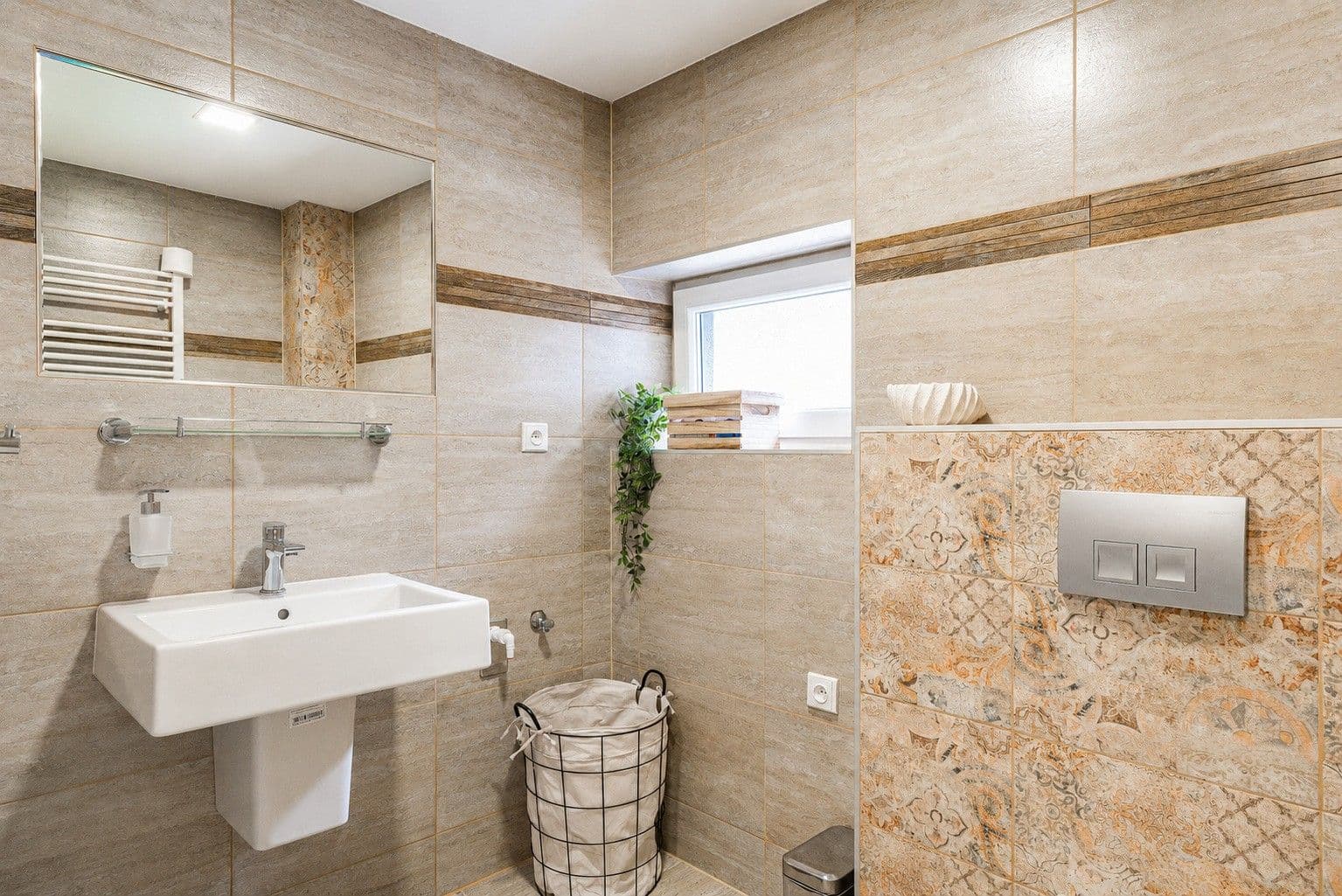 Prodej domu 149 m², pozemek 285 m², Hlavní, Hlohovec, Jihomoravský kraj Prodej domu 149 m², pozemek 285 m², Hlavní, Hlohovec, Jihomoravský kraj