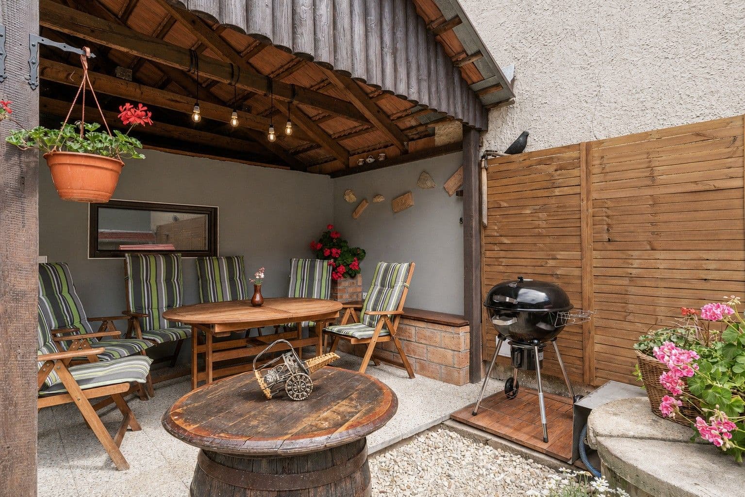 Prodej domu 149 m², pozemek 285 m², Hlavní, Hlohovec, Jihomoravský kraj Prodej domu 149 m², pozemek 285 m², Hlavní, Hlohovec, Jihomoravský kraj