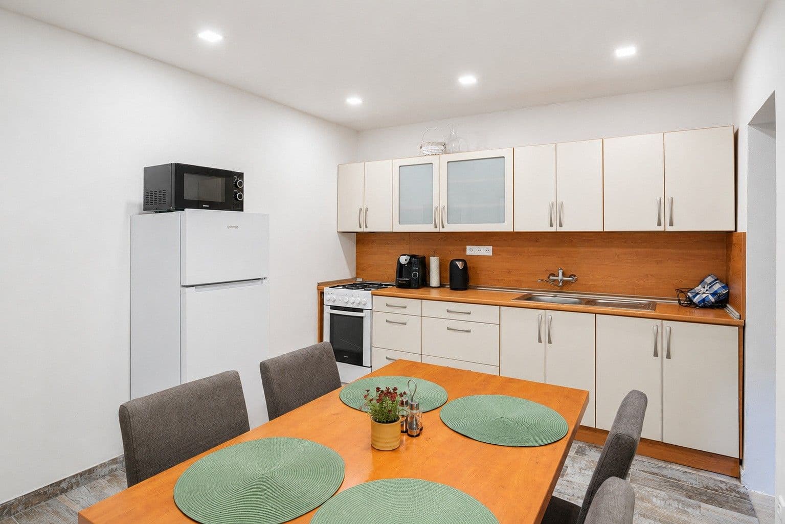 Prodej domu 149 m², pozemek 285 m², Hlavní, Hlohovec, Jihomoravský kraj Prodej domu 149 m², pozemek 285 m², Hlavní, Hlohovec, Jihomoravský kraj