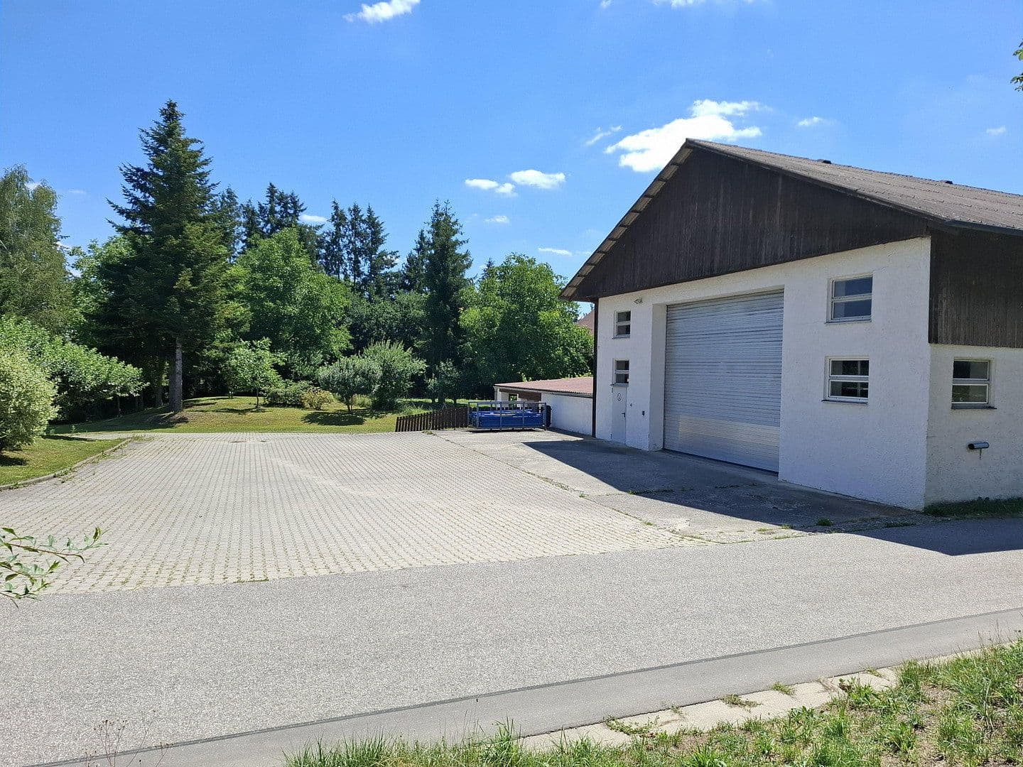 Pronájem nebytového prostoru 644 m², Kleinvelden 2, Velden, Bavorsko Pronájem nebytového prostoru 644 m², Kleinvelden 2, Velden, Bavorsko