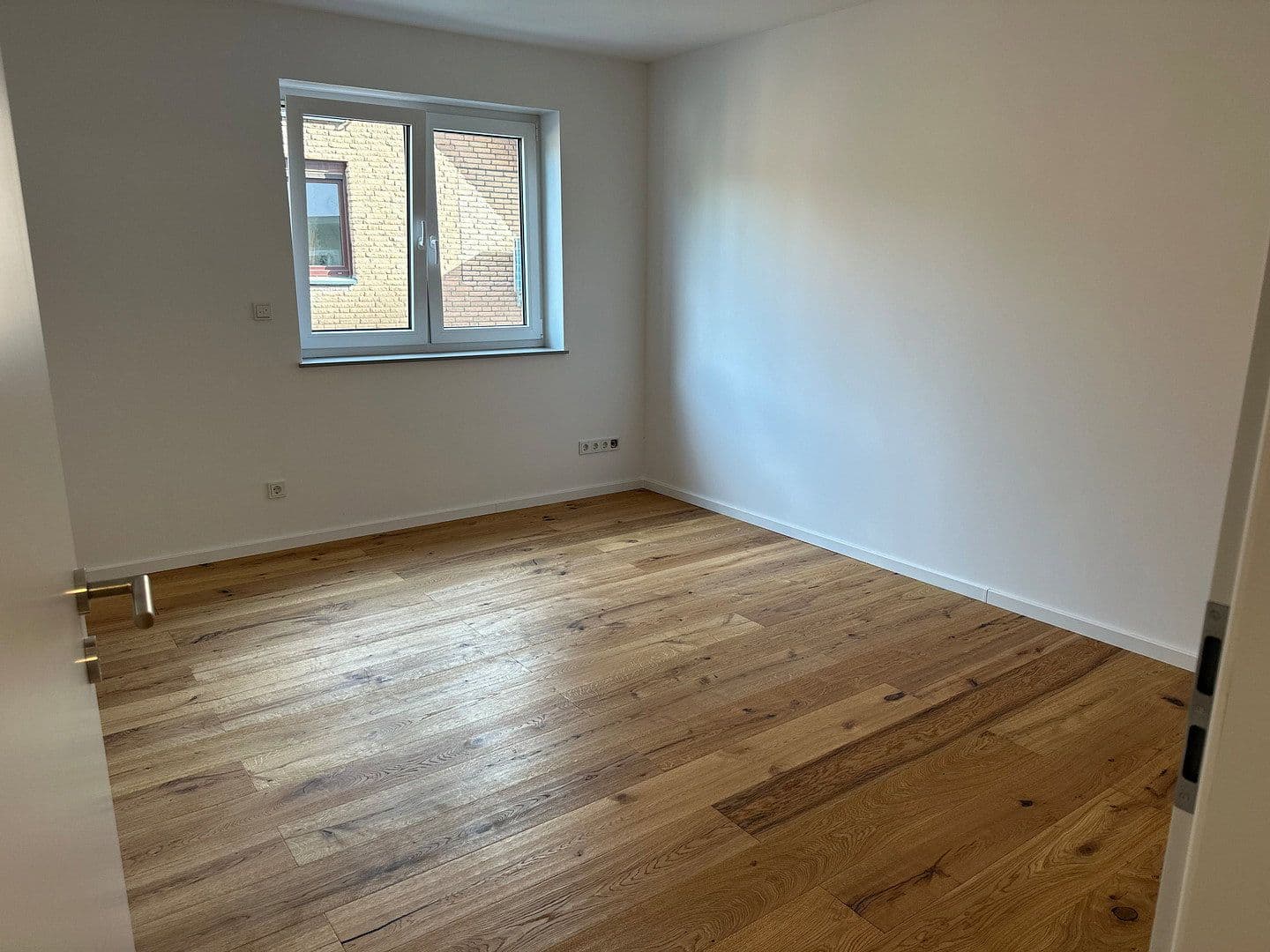 Pronájem bytu 3+1 109 m², Buchenstraße 39, Düsseldorf, Severní Porýní-Vestfálsko Pronájem bytu 3+1 109 m², Buchenstraße 39, Düsseldorf, Severní Porýní-Vestfálsko