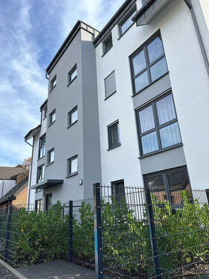 Pronájem bytu 3+1 109 m², Buchenstraße 39, Düsseldorf, Severní Porýní-Vestfálsko Pronájem bytu 3+1 109 m², Buchenstraße 39, Düsseldorf, Severní Porýní-Vestfálsko