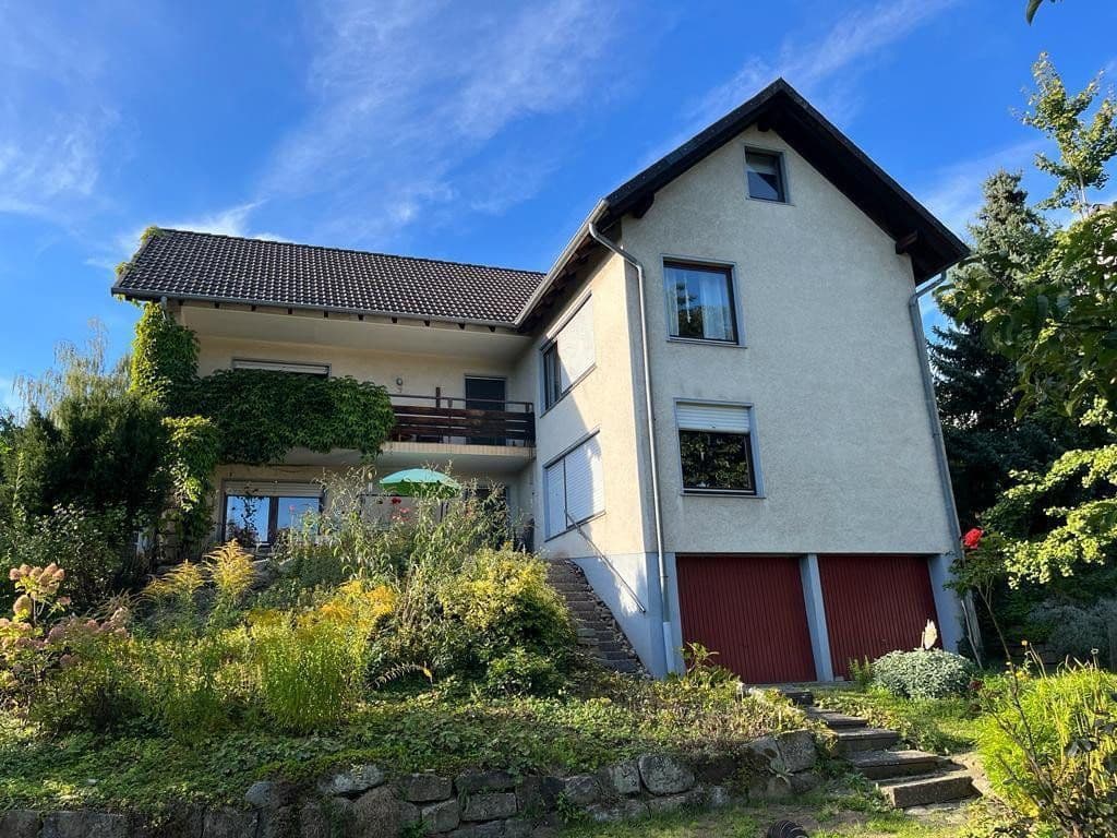 Prodej domu 240 m², pozemek 744 m², Elze, Dolní Sasko Prodej domu 240 m², pozemek 744 m², Elze, Dolní Sasko