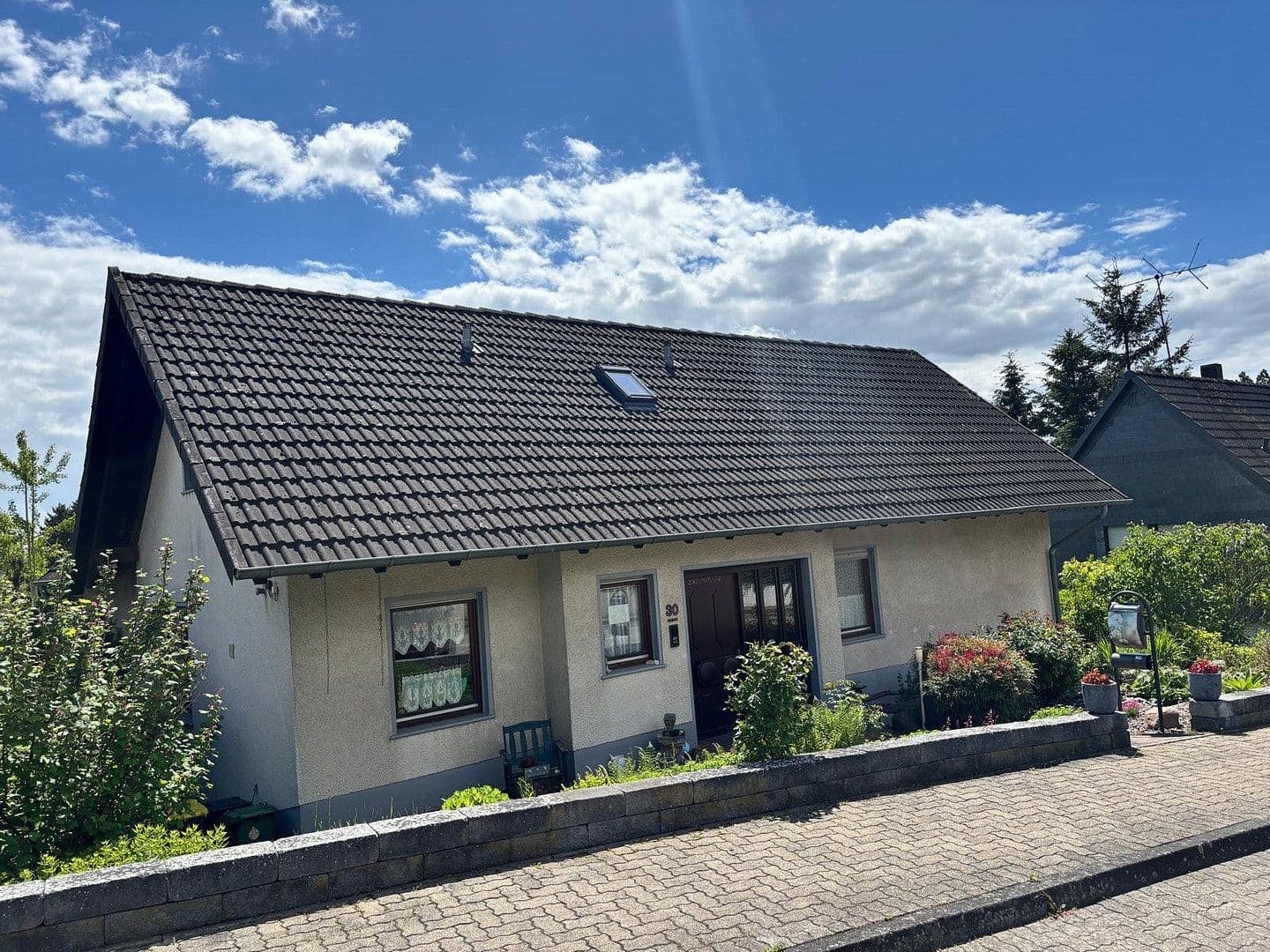 Prodej domu 240 m², pozemek 744 m², Elze, Dolní Sasko Prodej domu 240 m², pozemek 744 m², Elze, Dolní Sasko