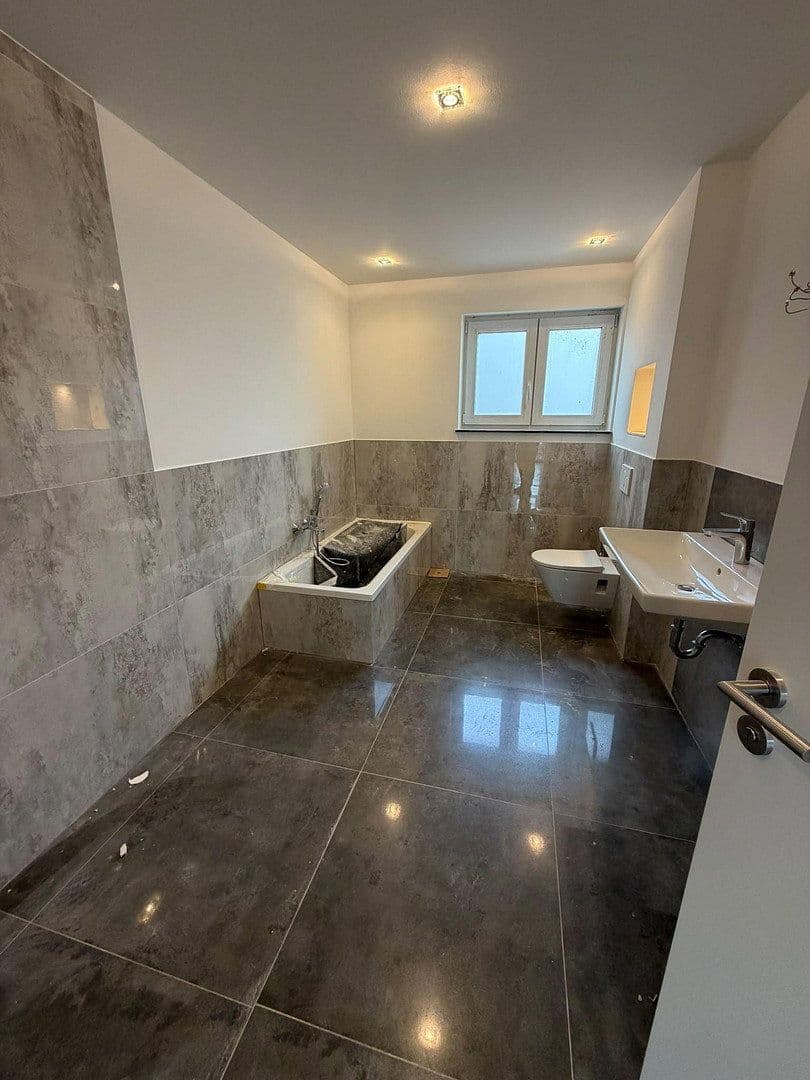 Pronájem bytu 5+1 142 m², Rodenbach, Hessen Pronájem bytu 5+1 142 m², Rodenbach, Hessen