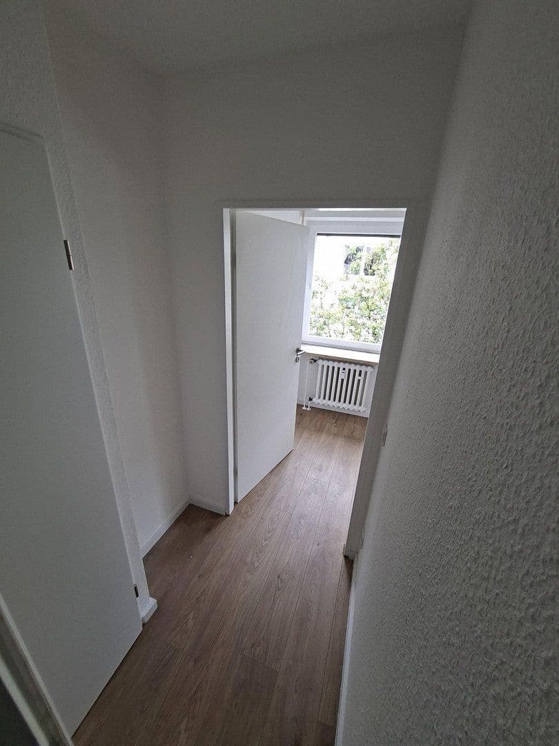 Pronájem bytu 1+1 30 m², Hauptstr. 48, Solingen, Severní Porýní-Vestfálsko Pronájem bytu 1+1 30 m², Hauptstr. 48, Solingen, Severní Porýní-Vestfálsko