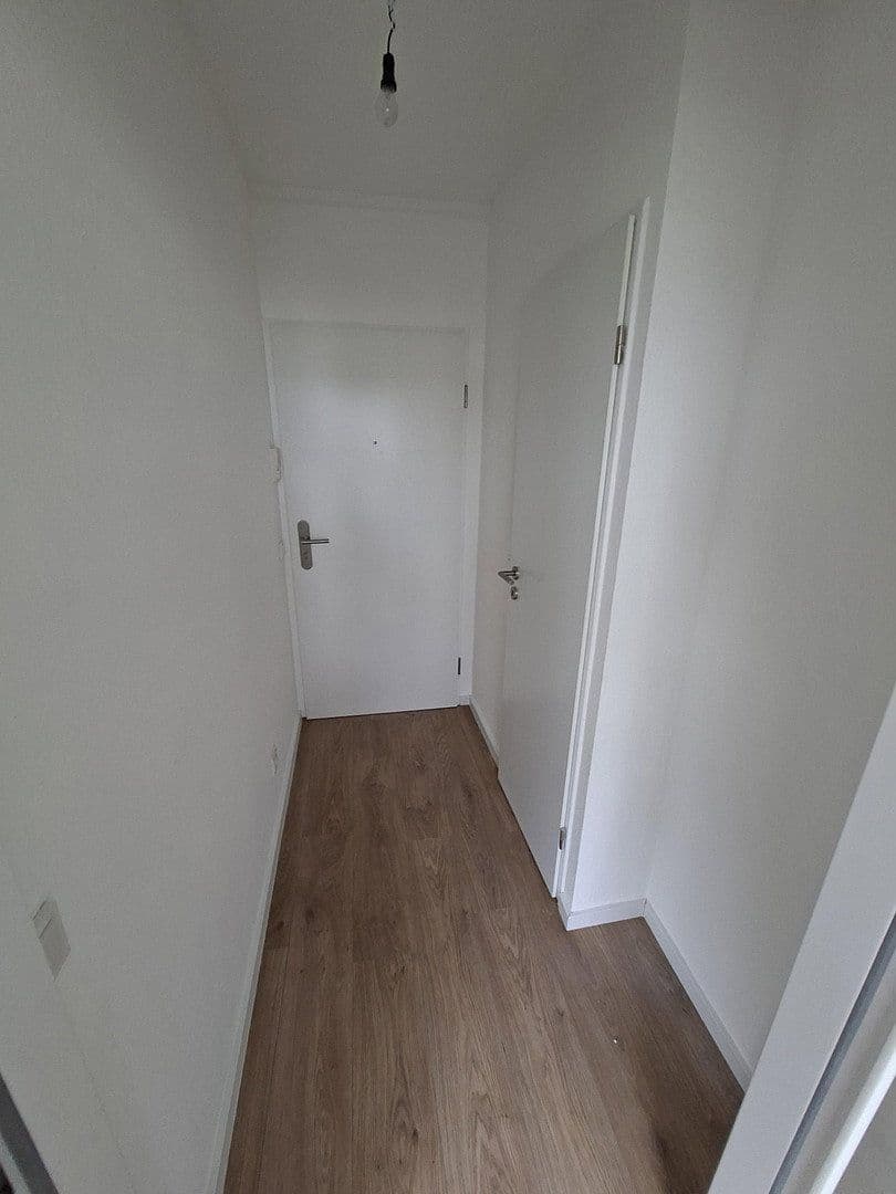 Pronájem bytu 1+1 30 m², Hauptstr. 48, Solingen, Severní Porýní-Vestfálsko Pronájem bytu 1+1 30 m², Hauptstr. 48, Solingen, Severní Porýní-Vestfálsko