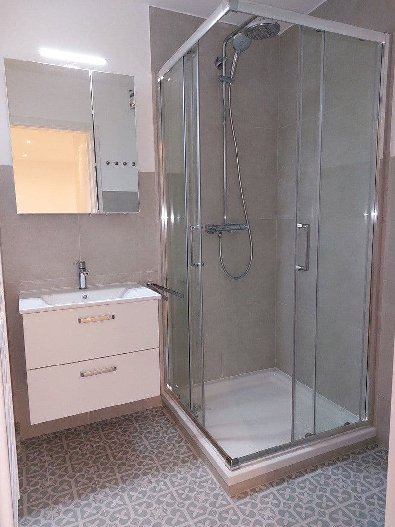 Pronájem bytu 3+1 70 m², Nußdorfer Platz 1-2A, Wien, Wien Pronájem bytu 3+1 70 m², Nußdorfer Platz 1-2A, Wien, Wien