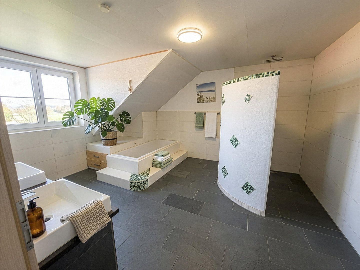 Prodej bytu 5+1 183 m², Haldenweg 8, Achberg, Bádensko-Württembersko Prodej bytu 5+1 183 m², Haldenweg 8, Achberg, Bádensko-Württembersko