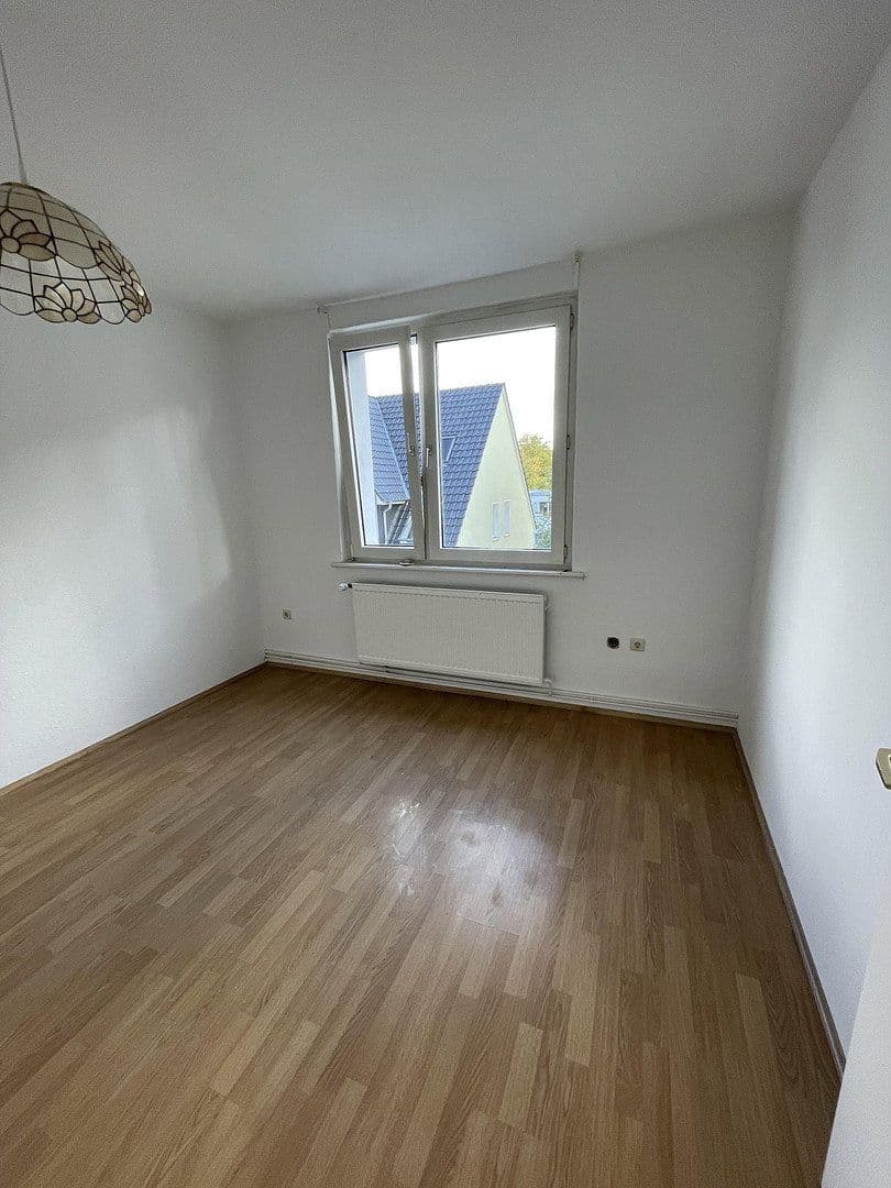 Pronájem bytu 3+1 68 m², Kniestraße 37, Hannover, Dolní Sasko Pronájem bytu 3+1 68 m², Kniestraße 37, Hannover, Dolní Sasko
