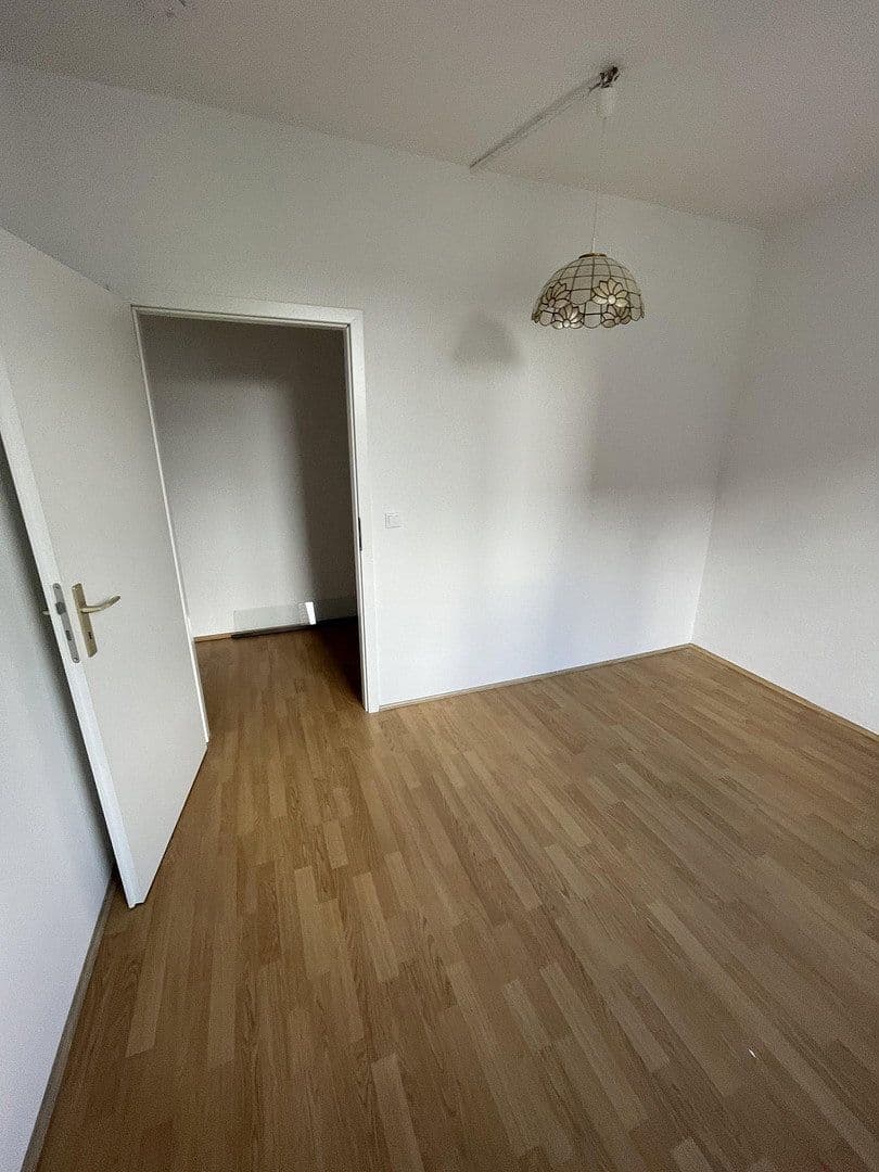 Pronájem bytu 3+1 68 m², Kniestraße 37, Hannover, Dolní Sasko Pronájem bytu 3+1 68 m², Kniestraße 37, Hannover, Dolní Sasko