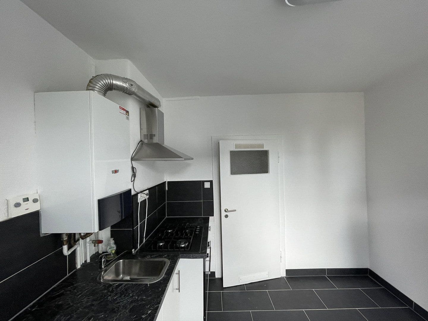 Pronájem bytu 3+1 68 m², Kniestraße 37, Hannover, Dolní Sasko Pronájem bytu 3+1 68 m², Kniestraße 37, Hannover, Dolní Sasko