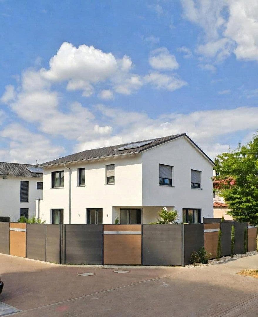 Prodej domu 135 m², pozemek 390 m², Ernst-Kunz Straße 96, Ludwigshafen am Rhein, Porýní-Falc Prodej domu 135 m², pozemek 390 m², Ernst-Kunz Straße 96, Ludwigshafen am Rhein, Porýní-Falc