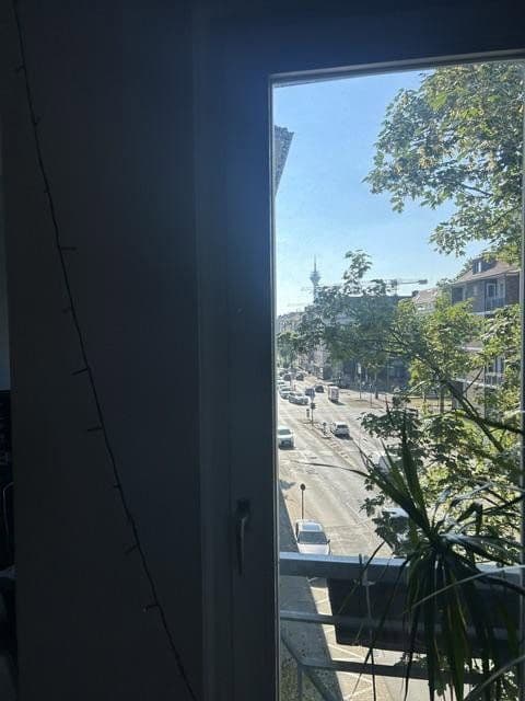Pronájem bytu 3+1 90 m², Herzogstrasse 79, Düsseldorf, Severní Porýní-Vestfálsko Pronájem bytu 3+1 90 m², Herzogstrasse 79, Düsseldorf, Severní Porýní-Vestfálsko