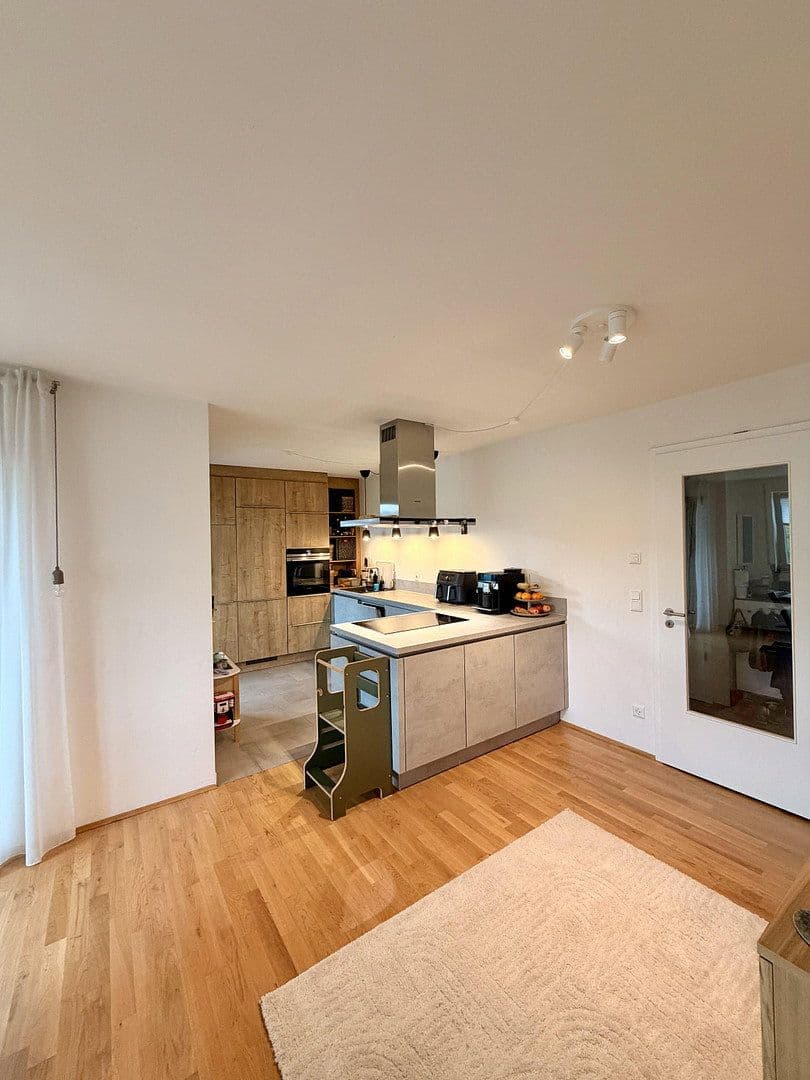 Pronájem bytu 4+1 102 m², Herrnstr 33, Fürth, Bavorsko Pronájem bytu 4+1 102 m², Herrnstr 33, Fürth, Bavorsko