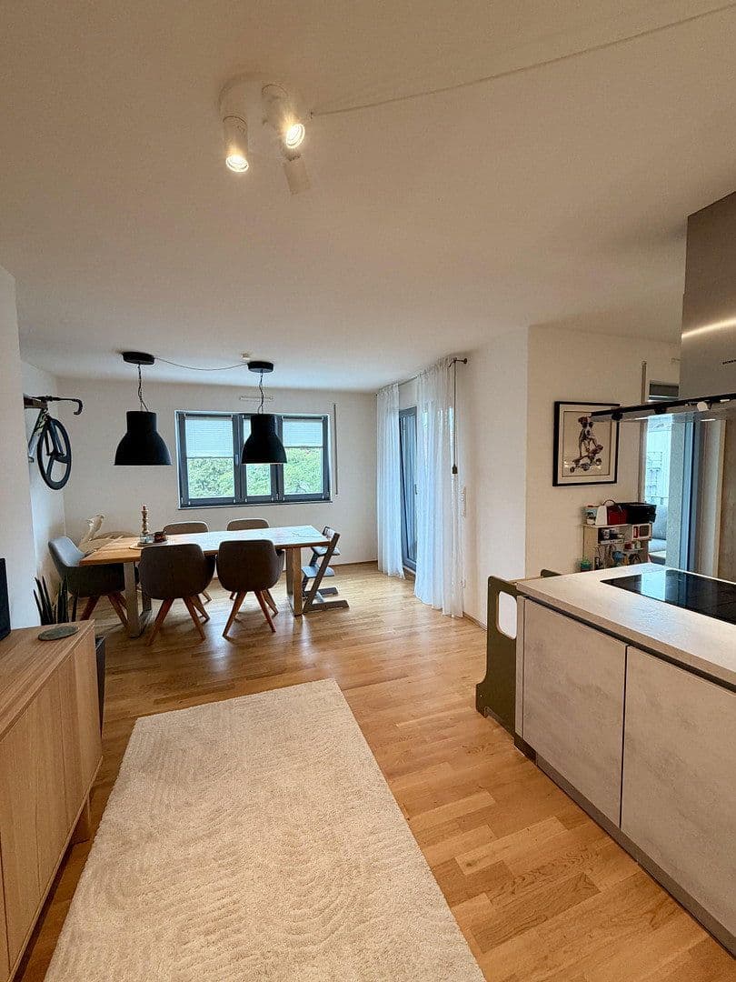 Pronájem bytu 4+1 102 m², Herrnstr 33, Fürth, Bavorsko Pronájem bytu 4+1 102 m², Herrnstr 33, Fürth, Bavorsko