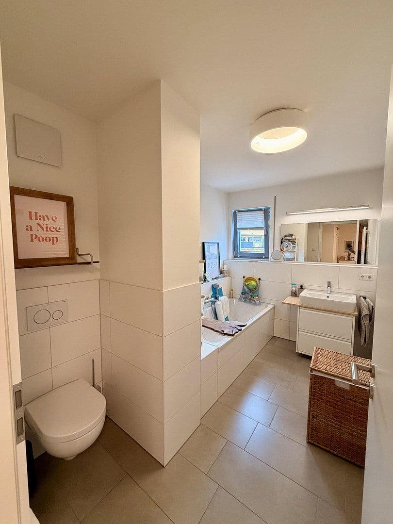 Pronájem bytu 4+1 102 m², Herrnstr 33, Fürth, Bavorsko Pronájem bytu 4+1 102 m², Herrnstr 33, Fürth, Bavorsko