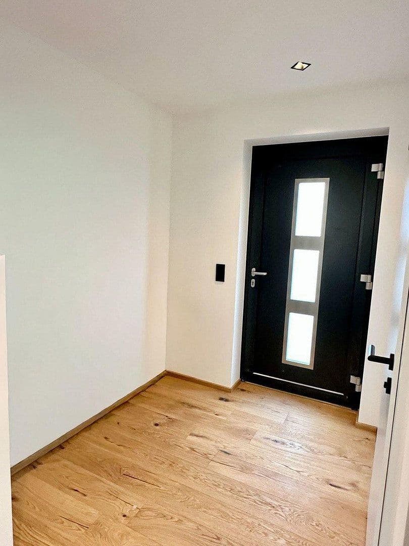 Prodej domu 116 m², pozemek 180 m², Saalhaupter Straße 26, Teugn, Bavorsko Prodej domu 116 m², pozemek 180 m², Saalhaupter Straße 26, Teugn, Bavorsko