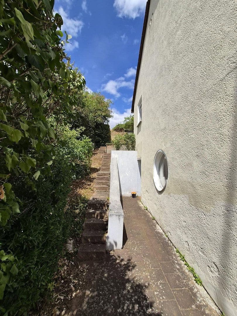 Prodej domu 160 m², pozemek 915 m², Maler-Müller-Straße 38, Bad Kreuznach, Porýní-Falc Prodej domu 160 m², pozemek 915 m², Maler-Müller-Straße 38, Bad Kreuznach, Porýní-Falc