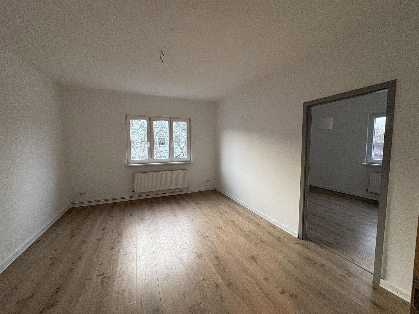Prodej bytu 2+1 55 m², Ilmenauer Straße 6a, BERLin, Berlín Prodej bytu 2+1 55 m², Ilmenauer Straße 6a, BERLin, Berlín