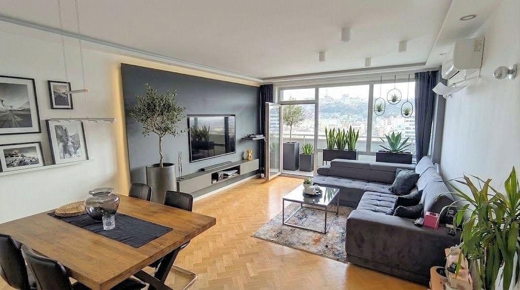 Prodej bytu 3+1 95 m², Saarbrücken, Země Sársko Prodej bytu 3+1 95 m², Saarbrücken, Země Sársko