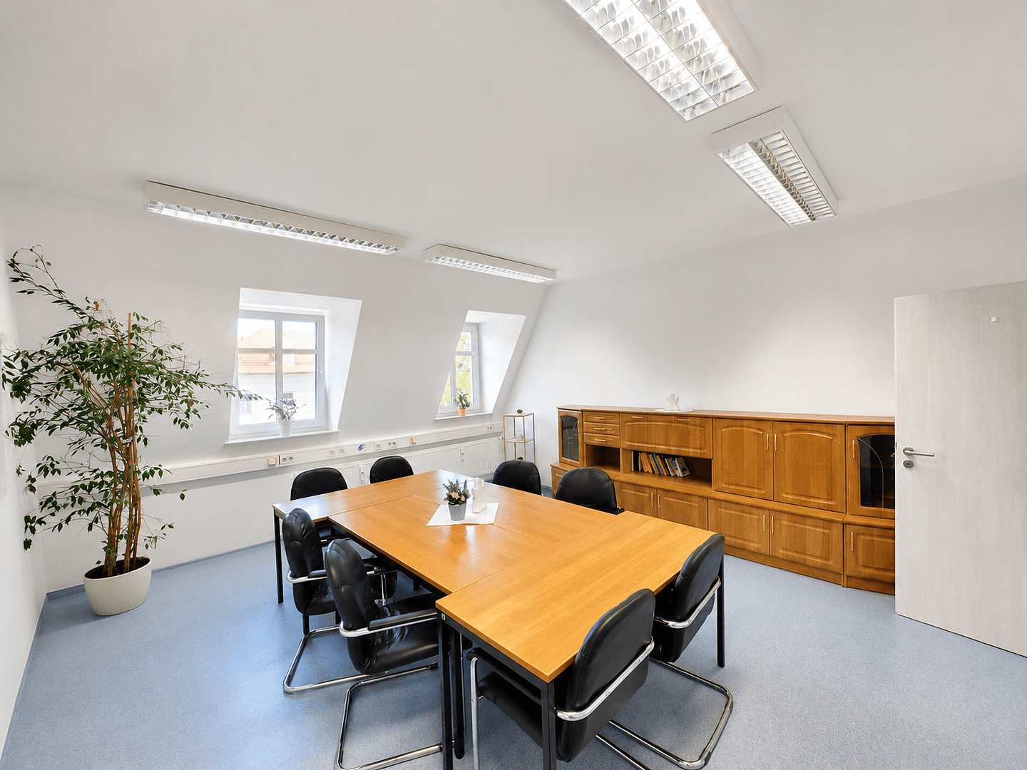 Pronájem kanceláře 132 m², Waltershäuser Straße 21, Gotha, Durynsko Pronájem kanceláře 132 m², Waltershäuser Straße 21, Gotha, Durynsko
