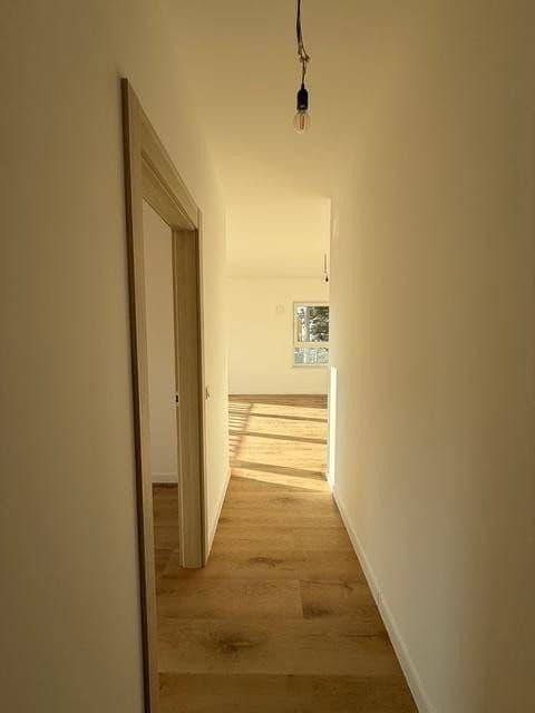 Pronájem bytu 3+1 70 m², Alt-Biesdorf 49, Berlin, Berlín Pronájem bytu 3+1 70 m², Alt-Biesdorf 49, Berlin, Berlín