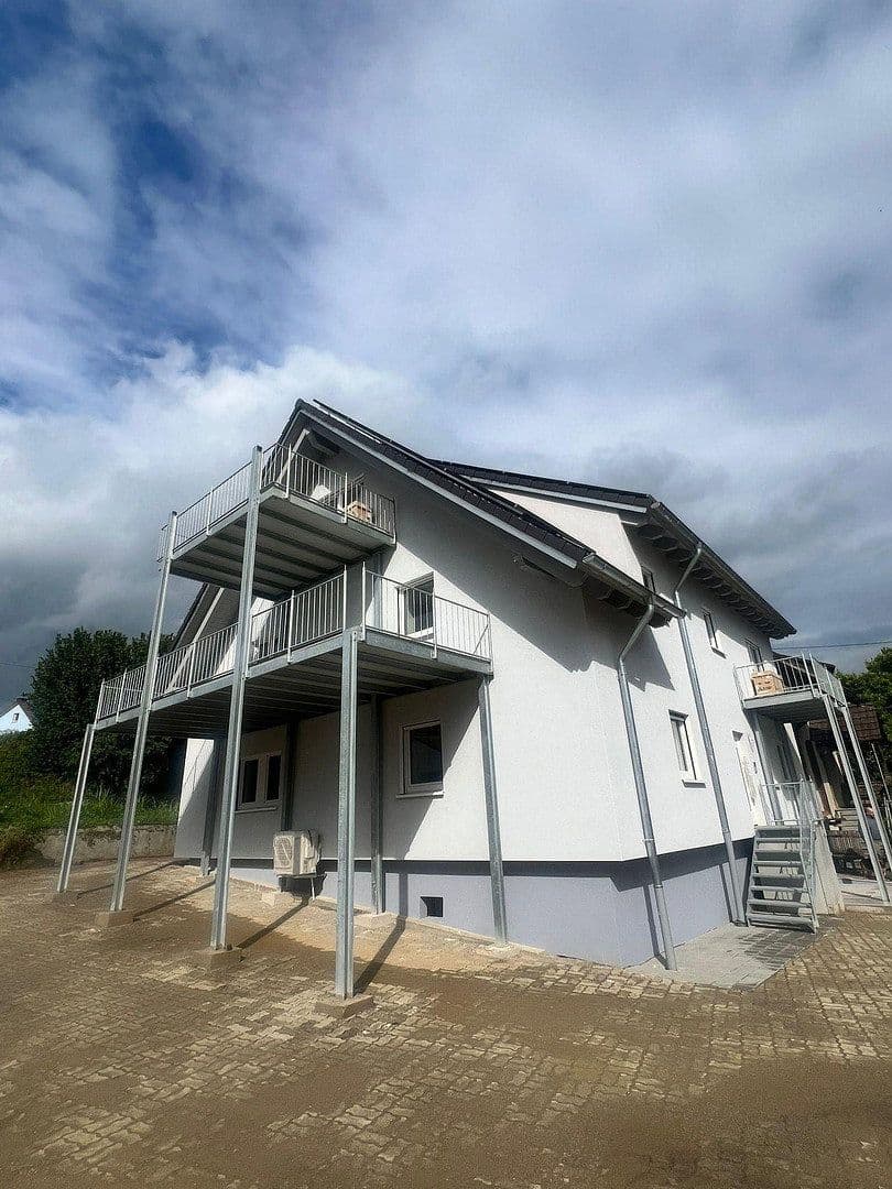 Pronájem bytu 2+kk 33 m², Dorfstraße 21, Efringen-Kirchen, Bádensko-Württembersko Pronájem bytu 2+kk 33 m², Dorfstraße 21, Efringen-Kirchen, Bádensko-Württembersko
