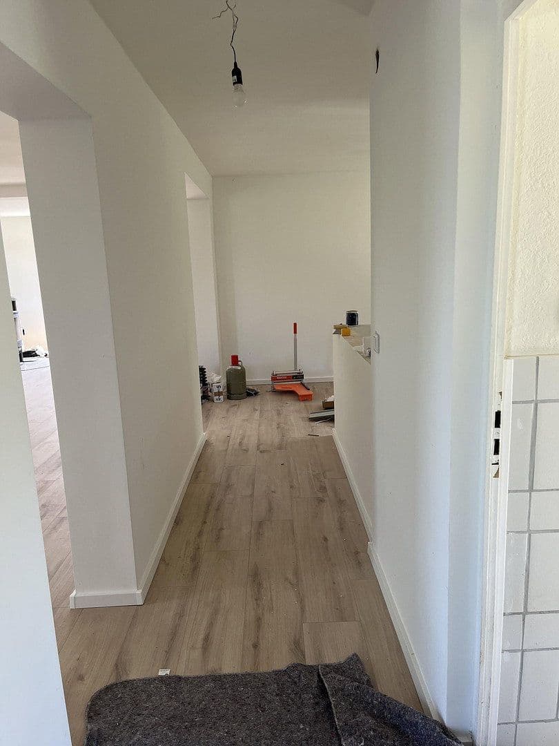 Prodej domu 140 m², pozemek 1.930 m², Hauptstraße 2, Hönningen, Porýní-Falc Prodej domu 140 m², pozemek 1.930 m², Hauptstraße 2, Hönningen, Porýní-Falc