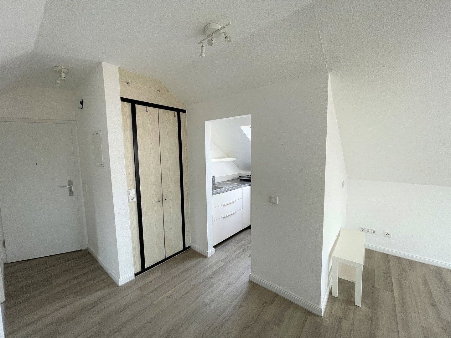 Pronájem bytu 1+1 40 m², Herforder Straße 209, Bielefeld, Severní Porýní-Vestfálsko Pronájem bytu 1+1 40 m², Herforder Straße 209, Bielefeld, Severní Porýní-Vestfálsko