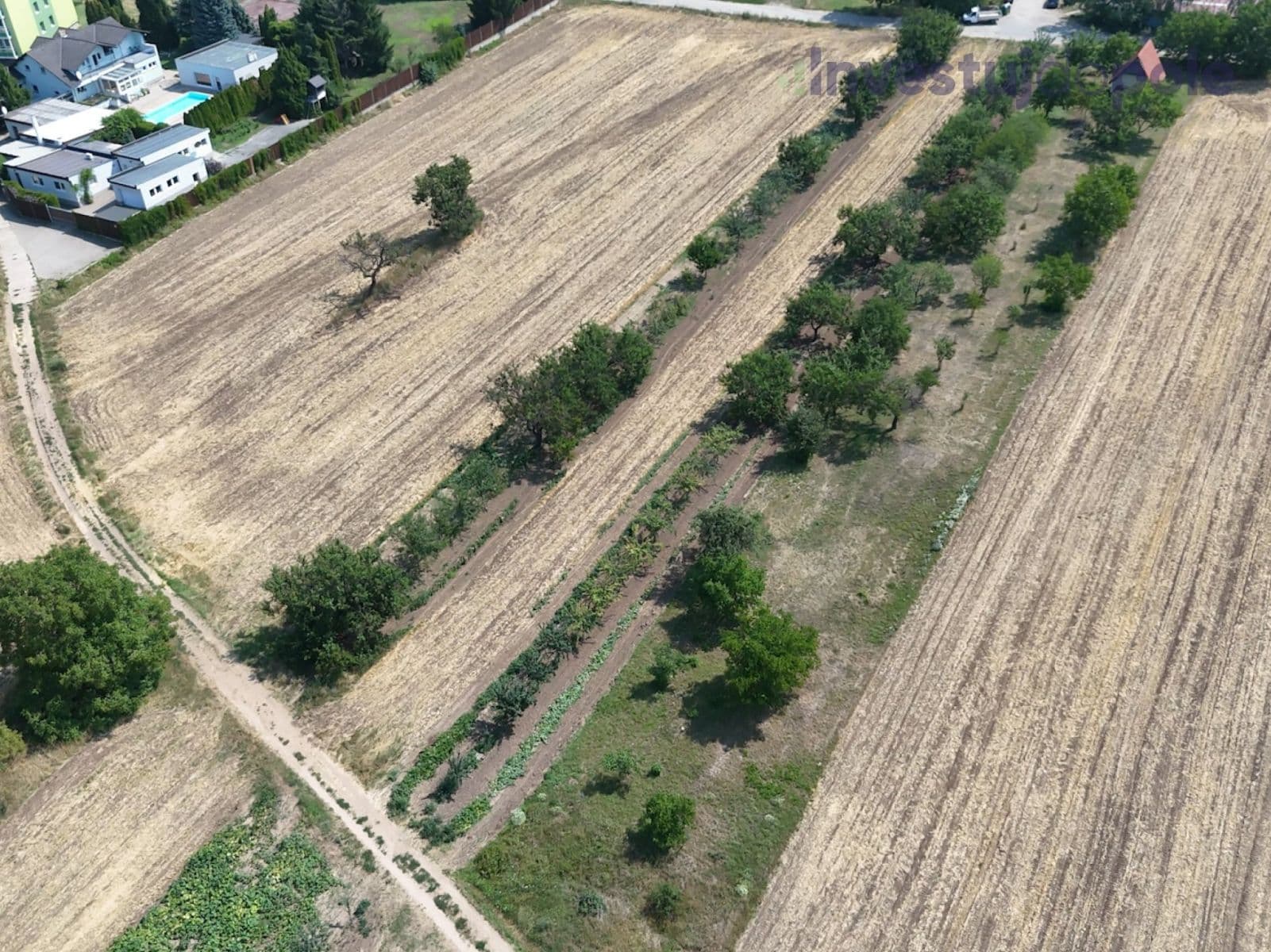 Prodej pozemku 2.415 m², Hrušovany u Brna, Jihomoravský kraj Prodej pozemku 2.415 m², Hrušovany u Brna, Jihomoravský kraj