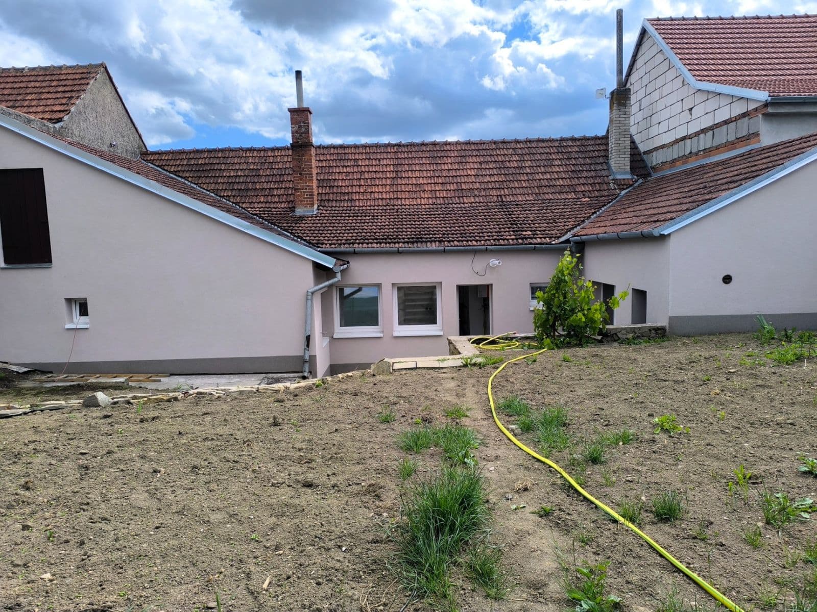 Prodej domu 101 m², pozemek 321 m², Hluboké, Kraj Vysočina Prodej domu 101 m², pozemek 321 m², Hluboké, Kraj Vysočina
