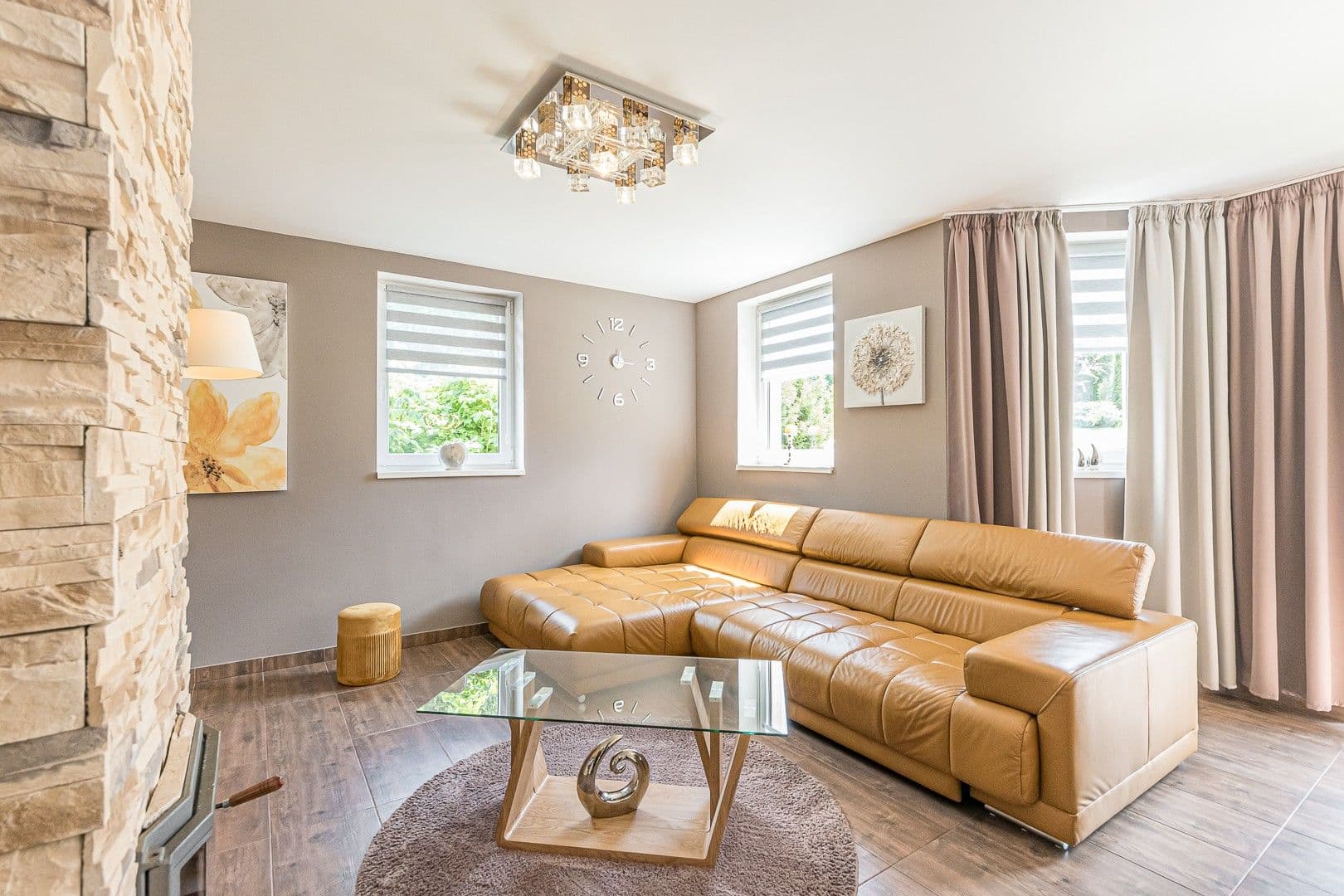 Prodej domu 214 m², pozemek 802 m², Zvoleněves, Středočeský kraj Prodej domu 214 m², pozemek 802 m², Zvoleněves, Středočeský kraj