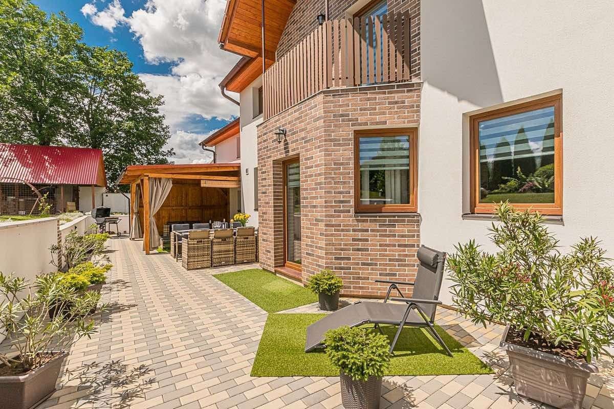 Prodej domu 214 m², pozemek 802 m², Zvoleněves, Středočeský kraj Prodej domu 214 m², pozemek 802 m², Zvoleněves, Středočeský kraj