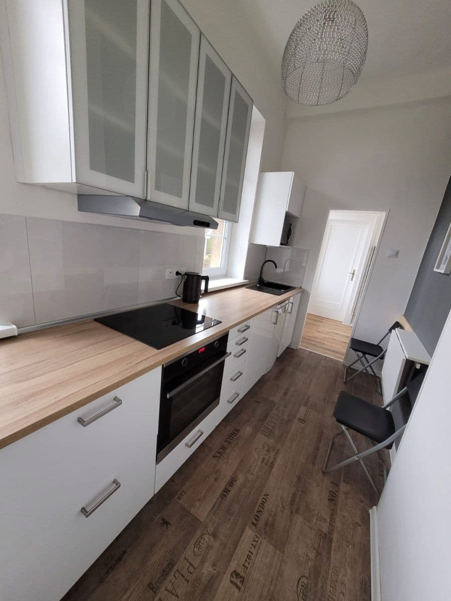 Pronájem bytu 2+1 68 m², Pod Rovinou, Praha, Praha Pronájem bytu 2+1 68 m², Pod Rovinou, Praha, Praha