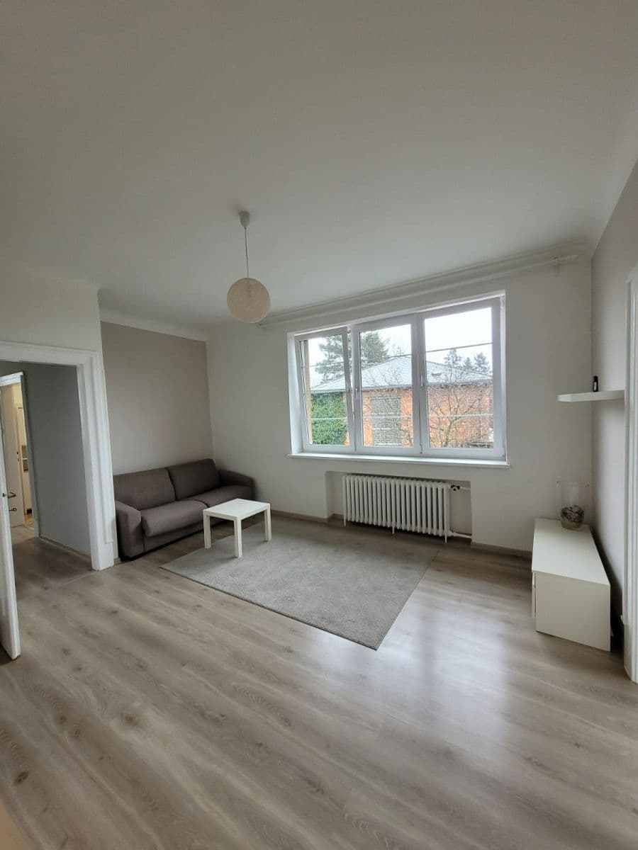 Pronájem bytu 2+1 68 m², Pod Rovinou, Praha, Praha Pronájem bytu 2+1 68 m², Pod Rovinou, Praha, Praha
